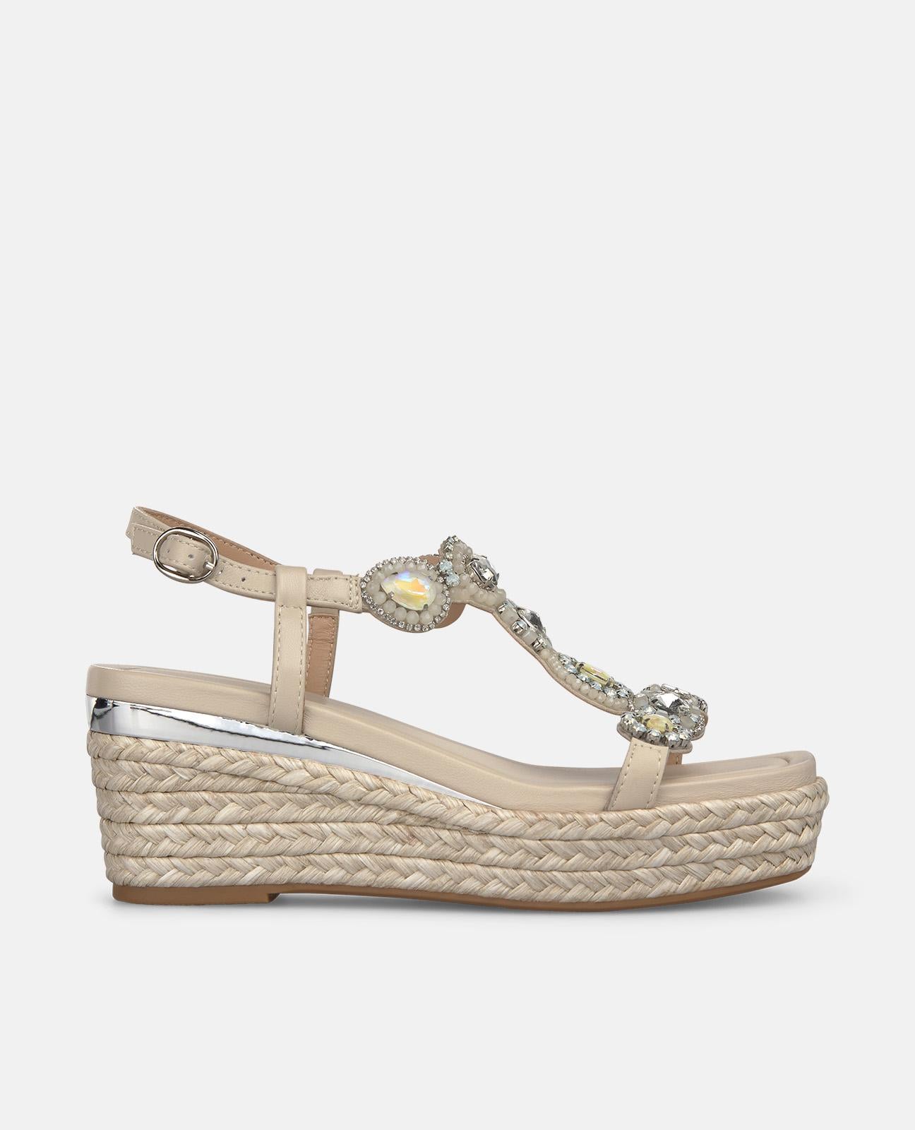 SANDALIA CON PEDRERIA CIRCULAR