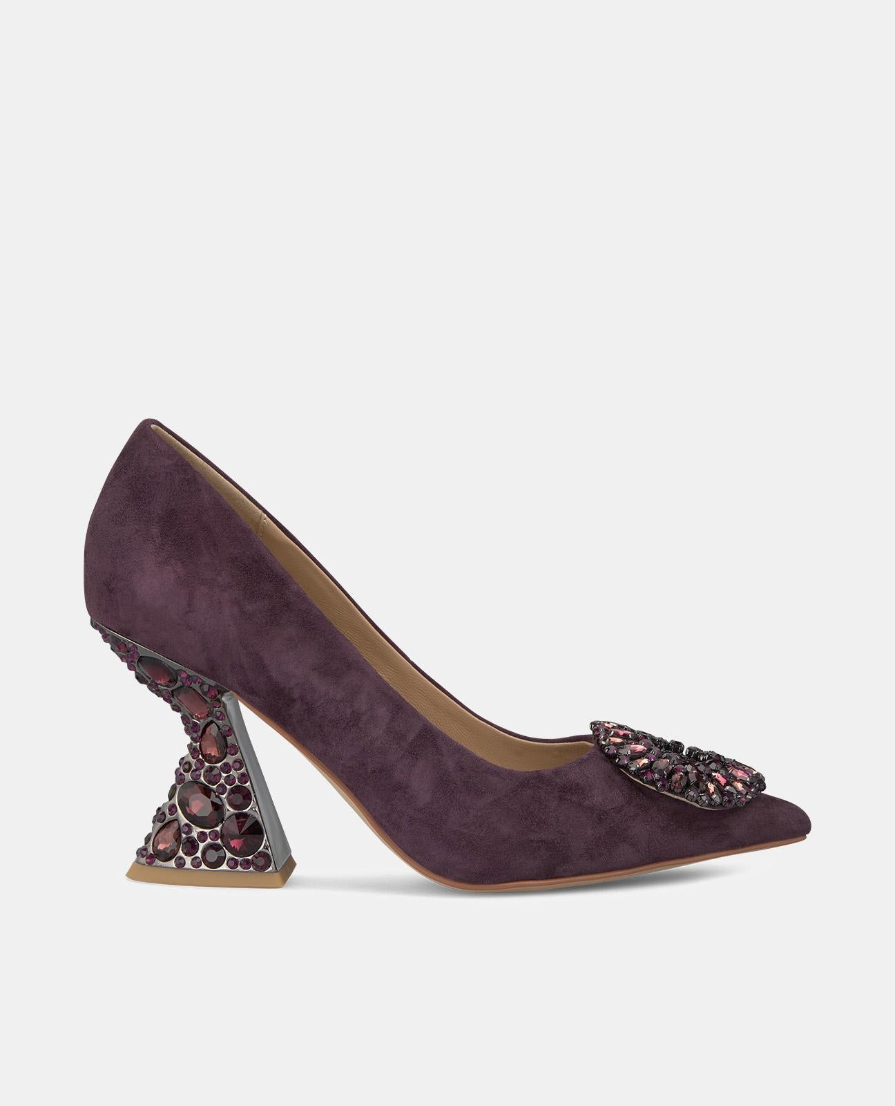 HEELED SHOE WITH ORNAMENT