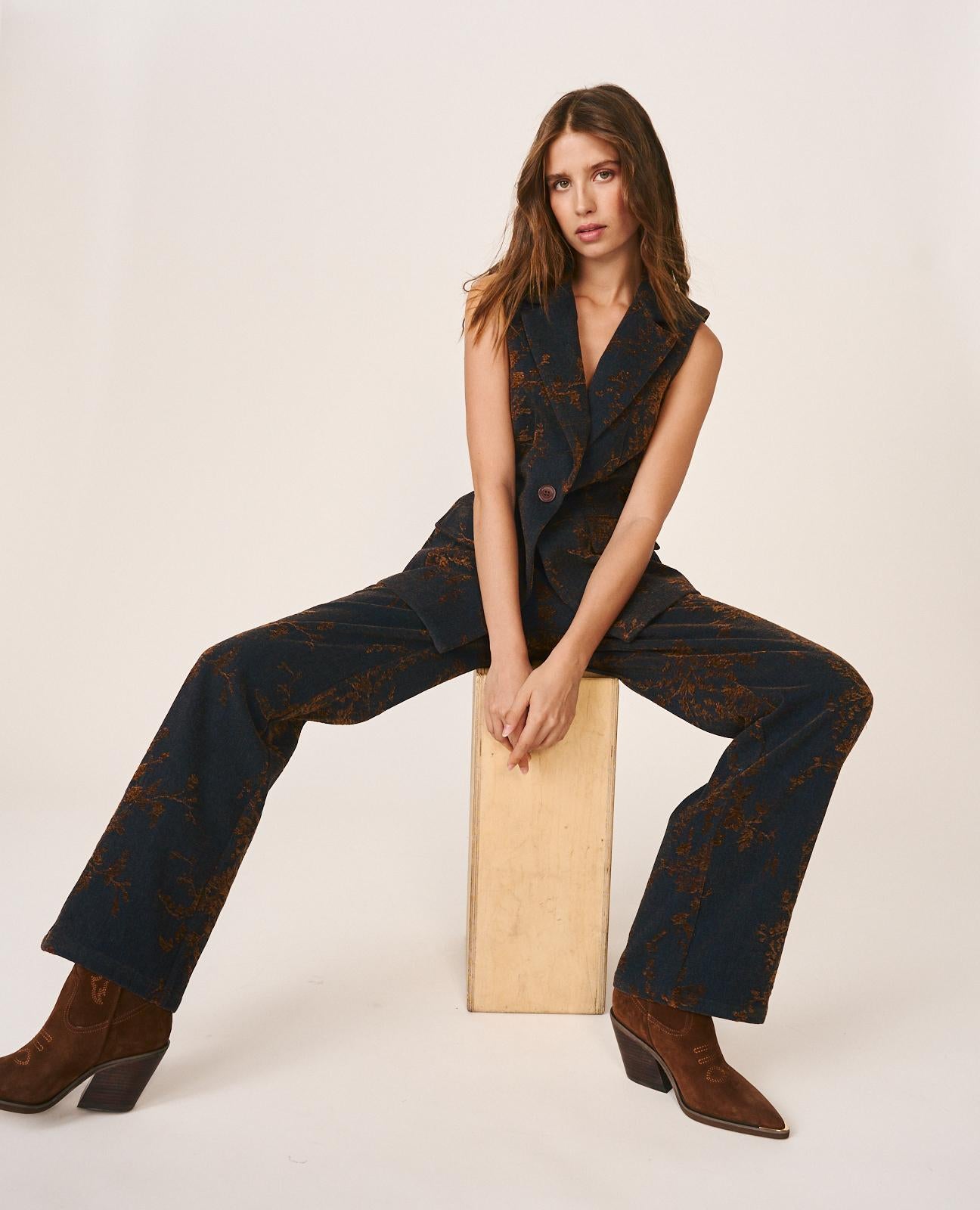 PANTALÓN VAQUERO FLORAL