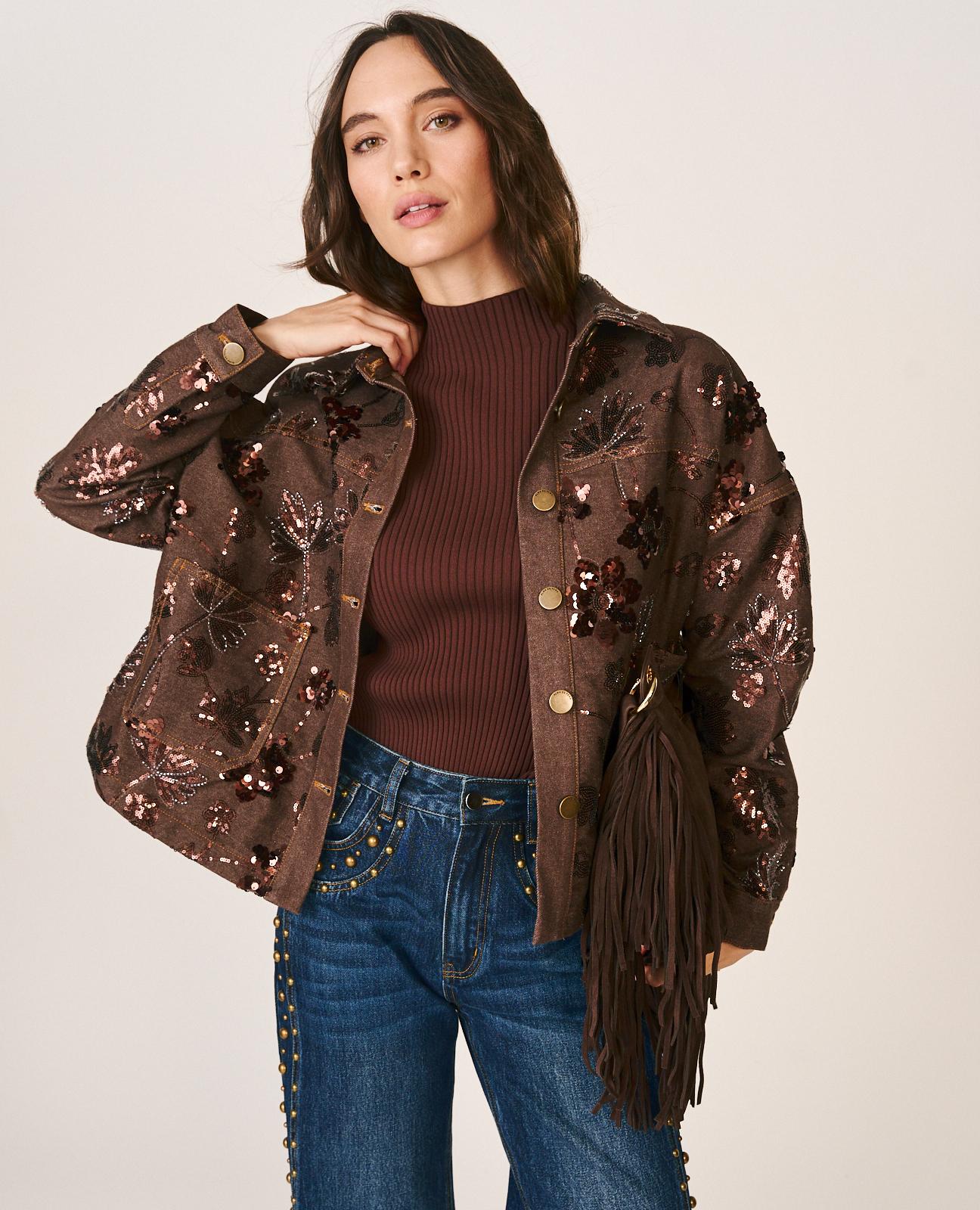 CHAQUETA SARGA BORDADOS FLORALES
