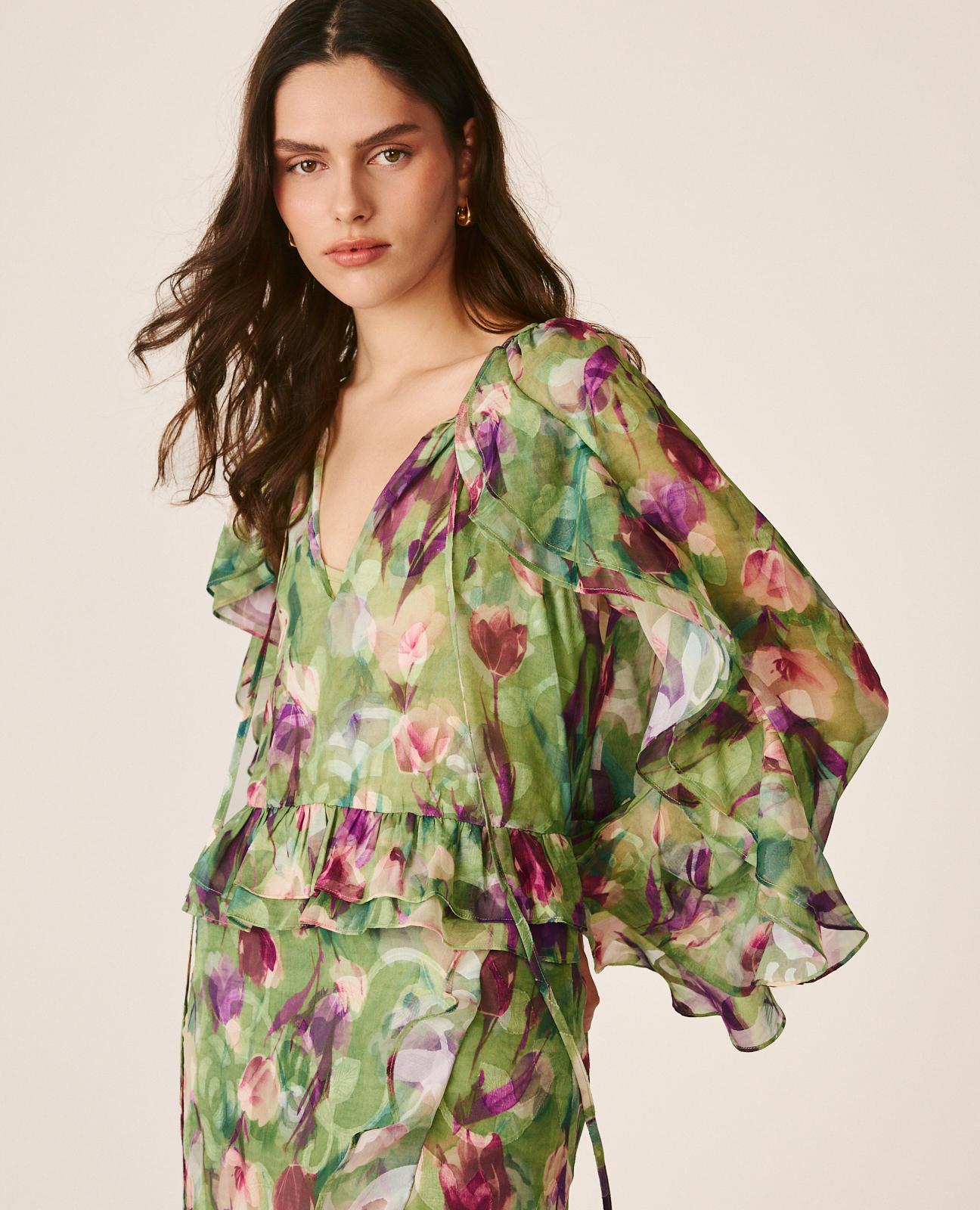 RUFFLE SLEEVE BLOUSE