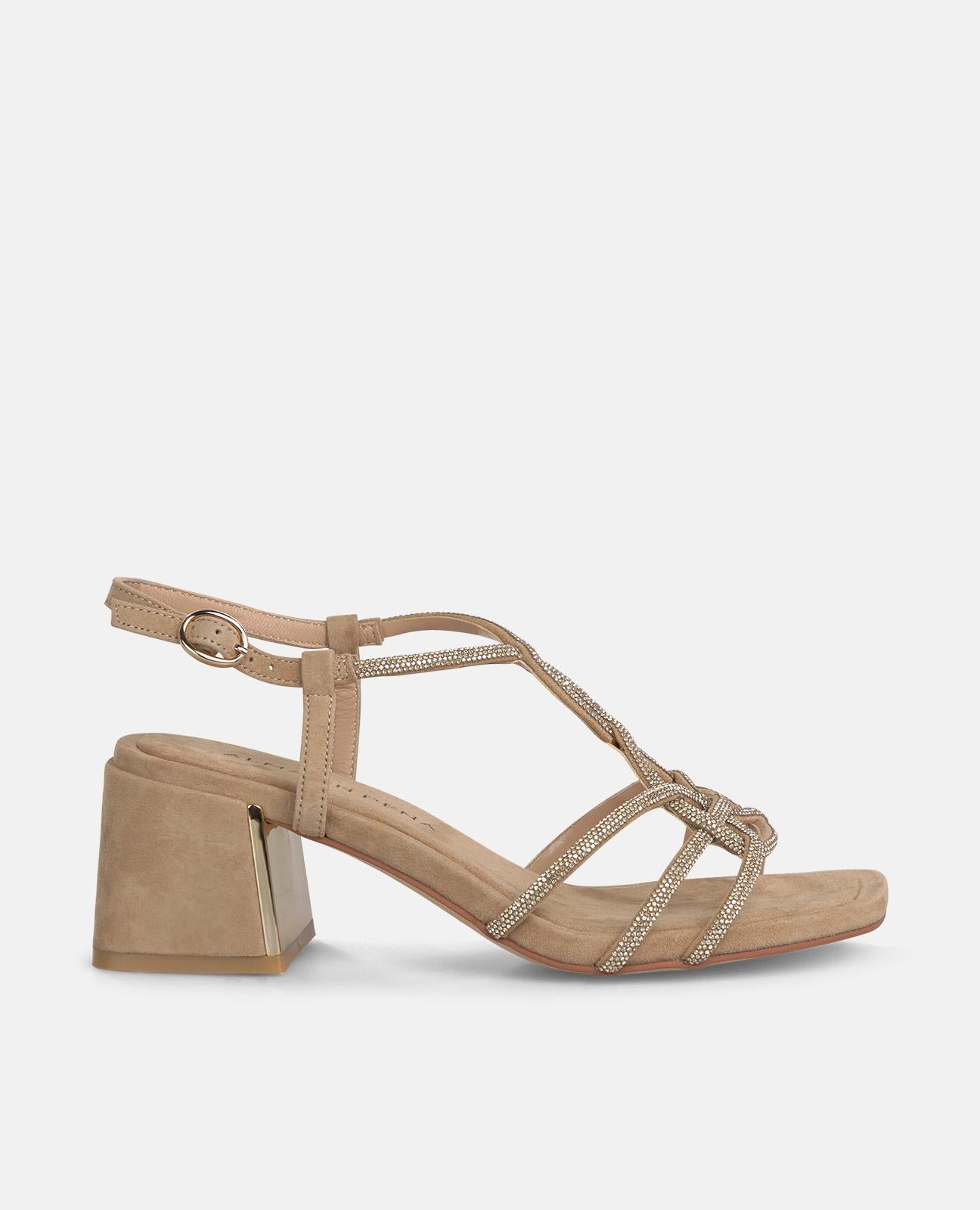 SANDALIA TACON MEDIO MULTITIRAS