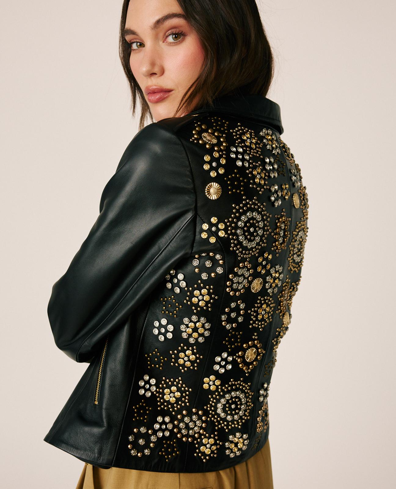 CHAQUETA NAPA CON TACHAS