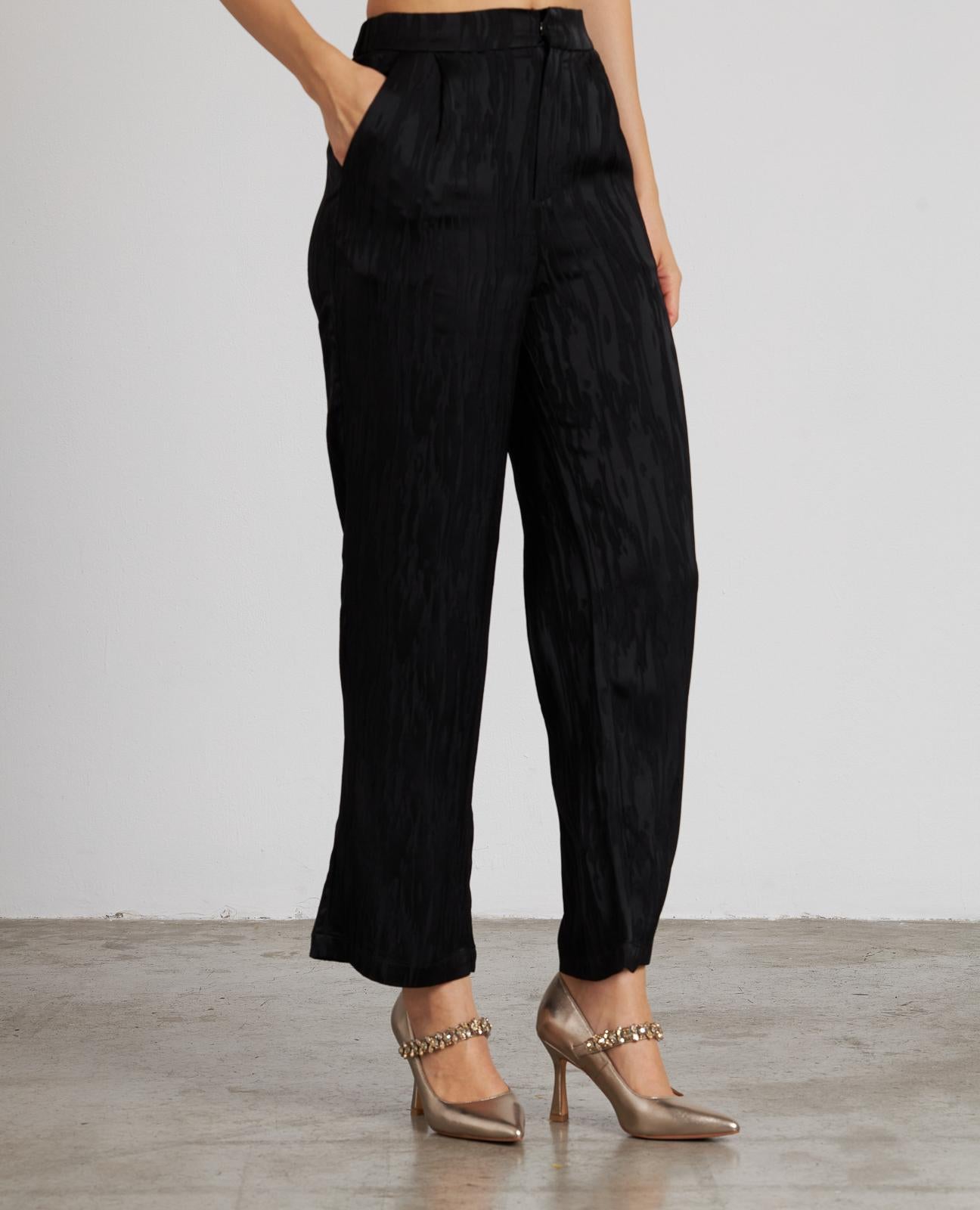 STRAIGHT TEXTURED PANTS
