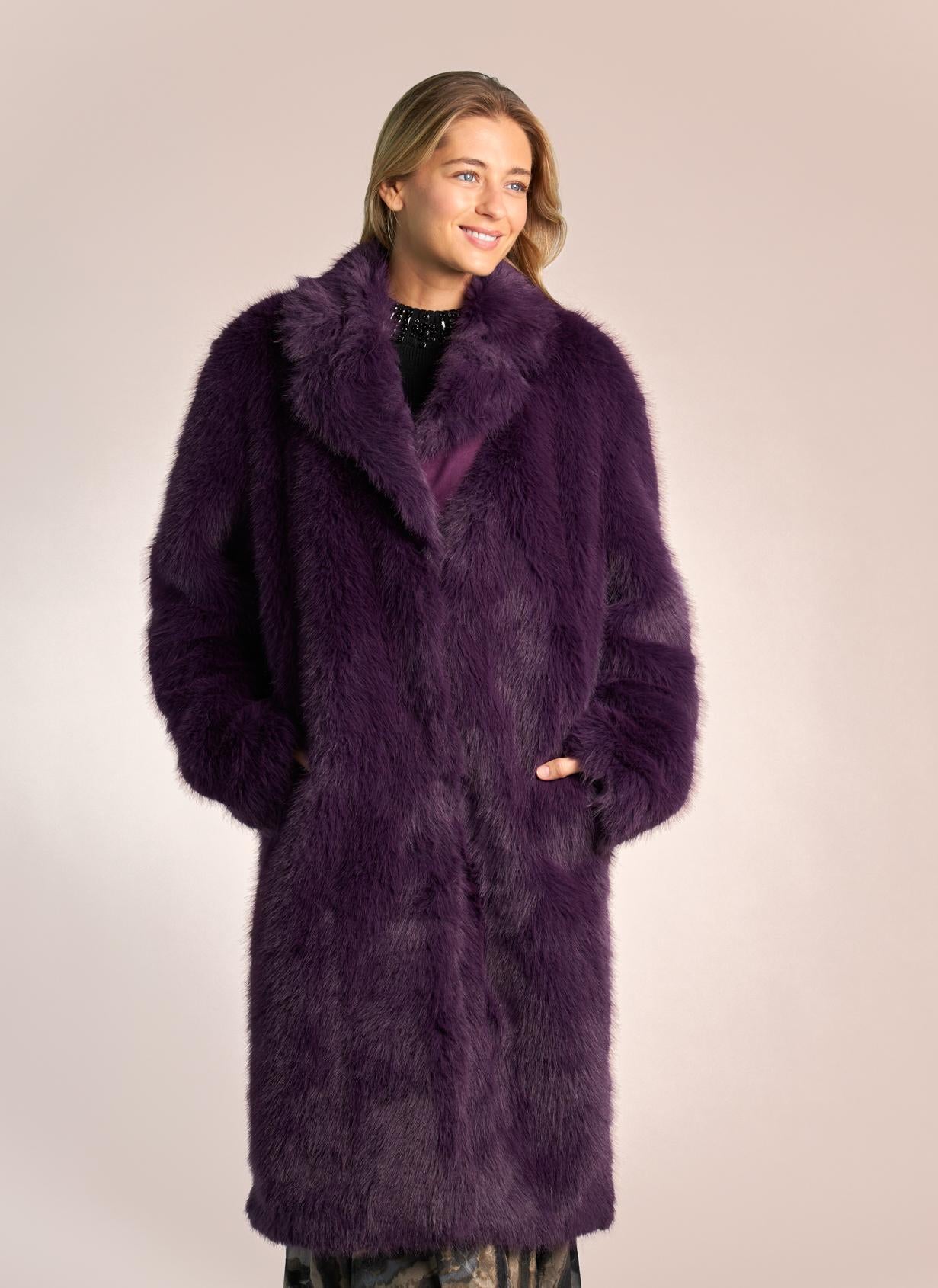 CASACO COMPRIDO COM EFEITO DE PÊLO