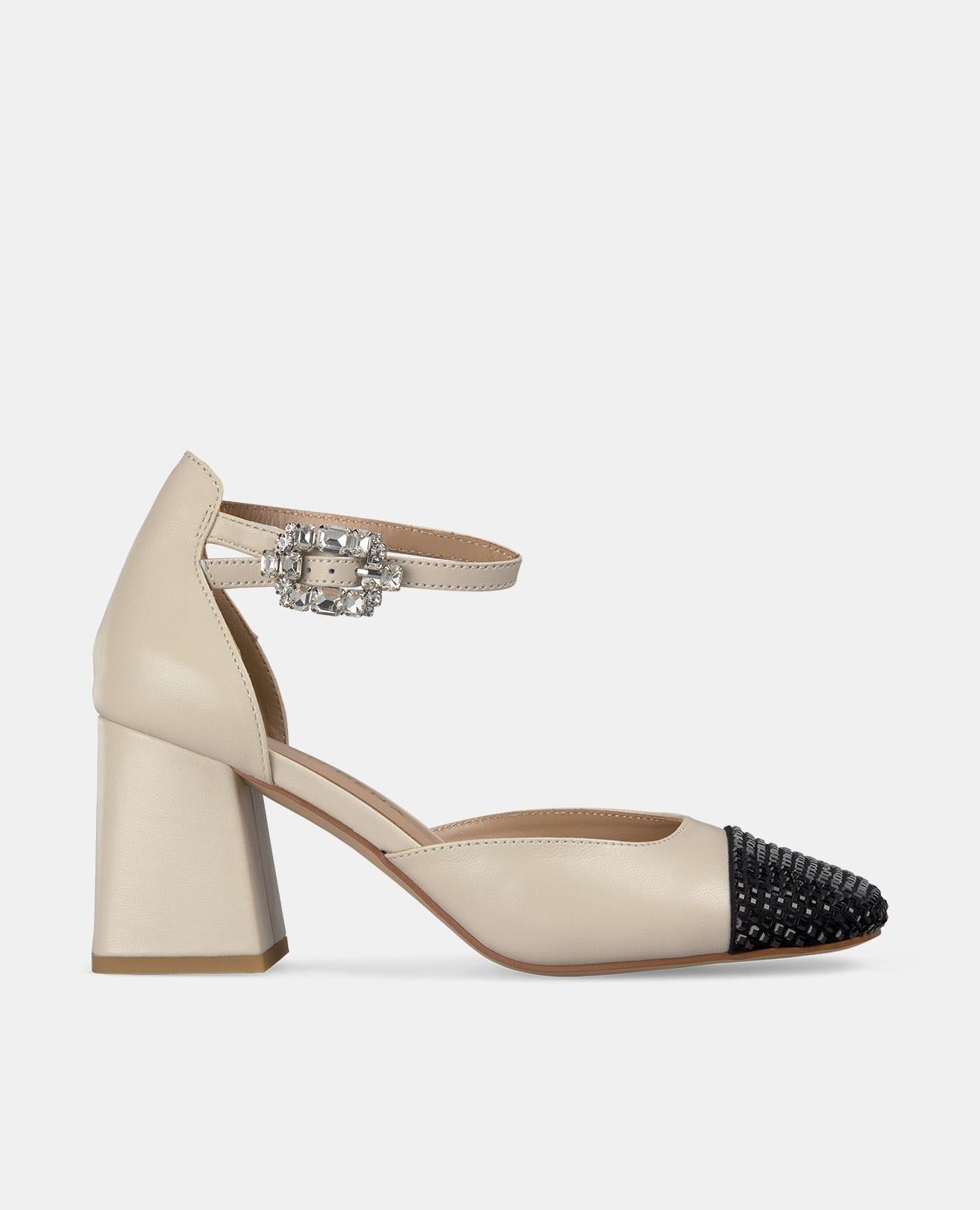 CHAUSSURE À TALON AVEC BOUCLE BIJOU