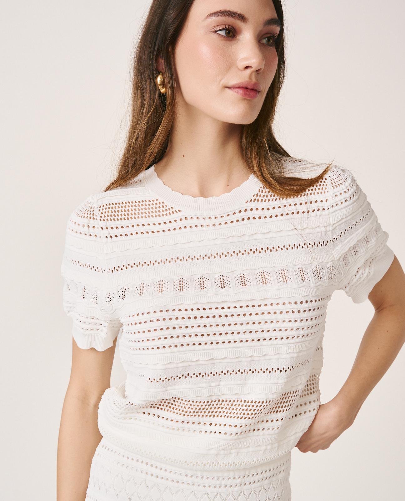 TOP WITH PUFFED SLEEVES