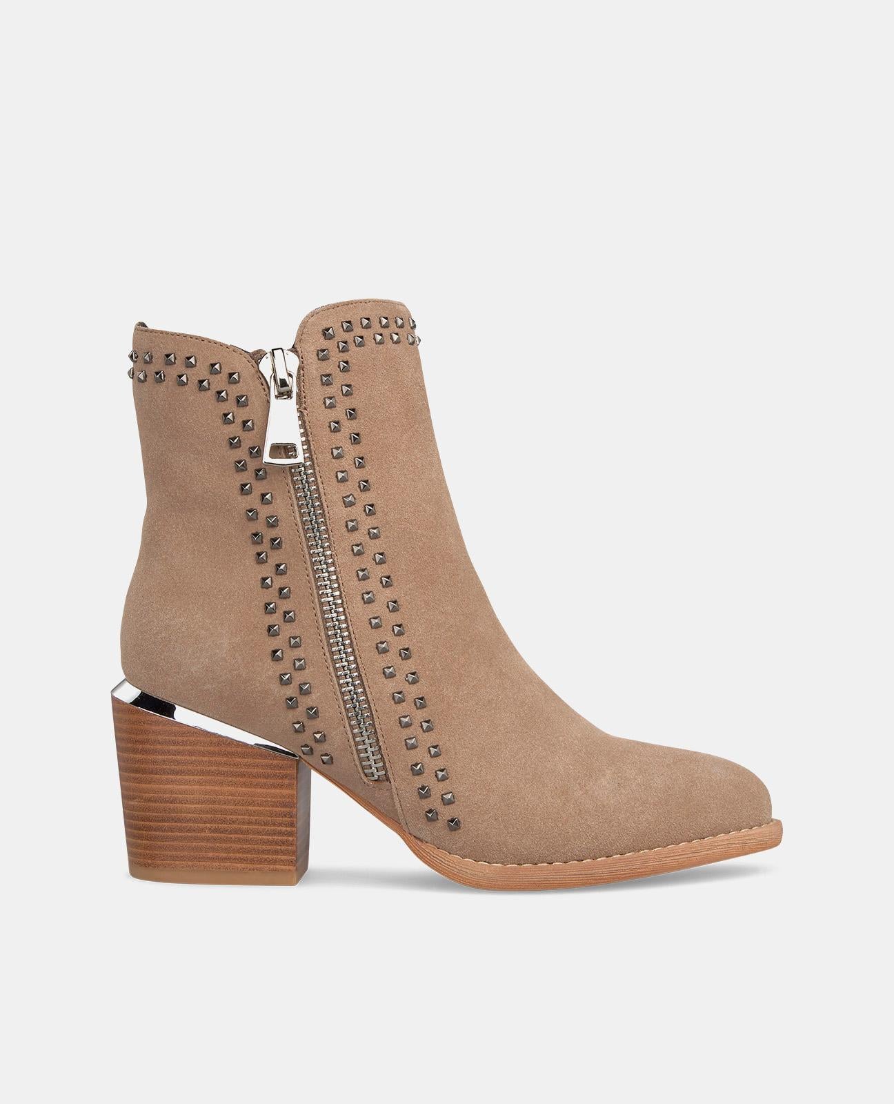 BOTTINES CLOUTÉES AVEC FERMETURE ÉCLAIR