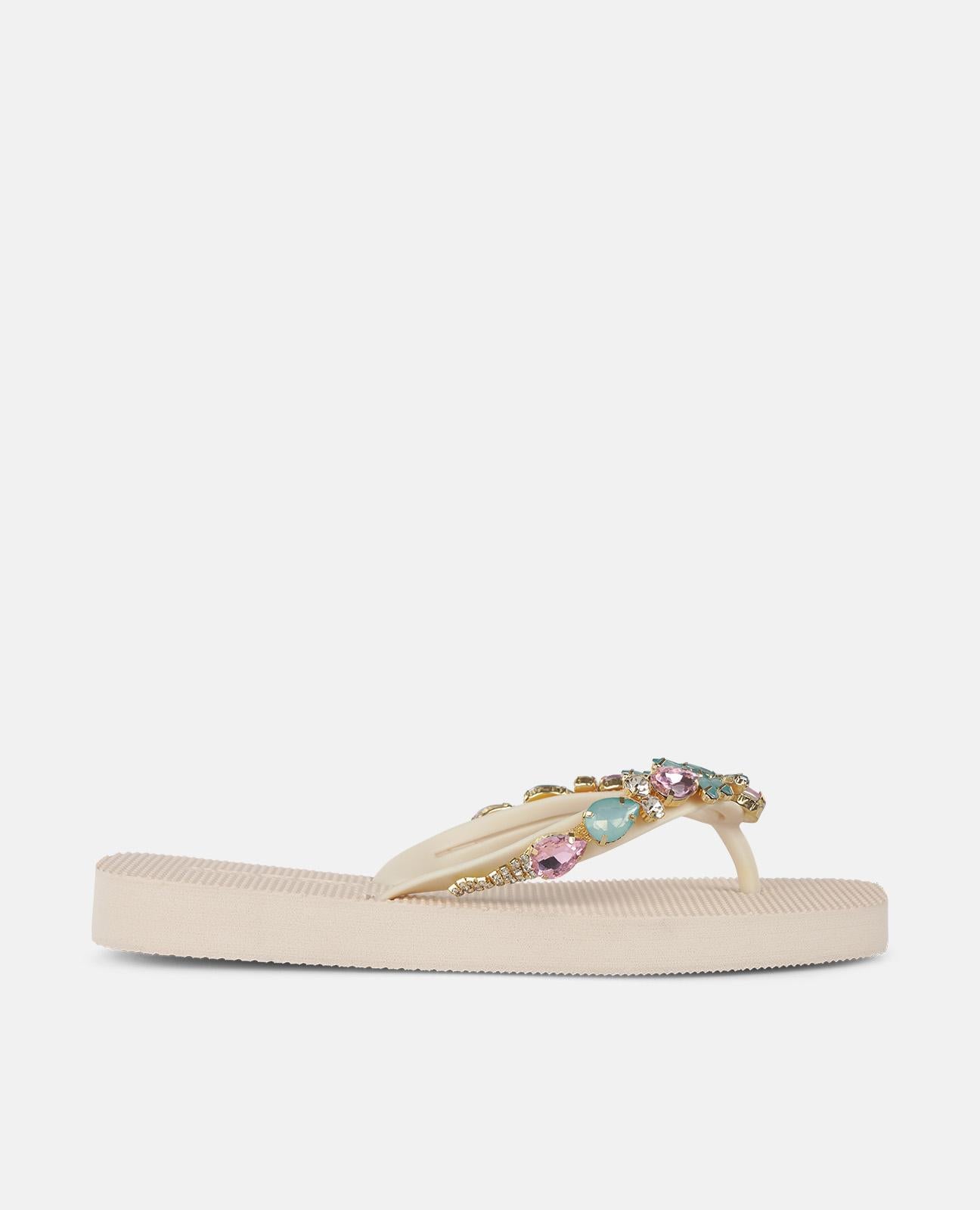 CHINELO COM PORMENORES EM STRASS