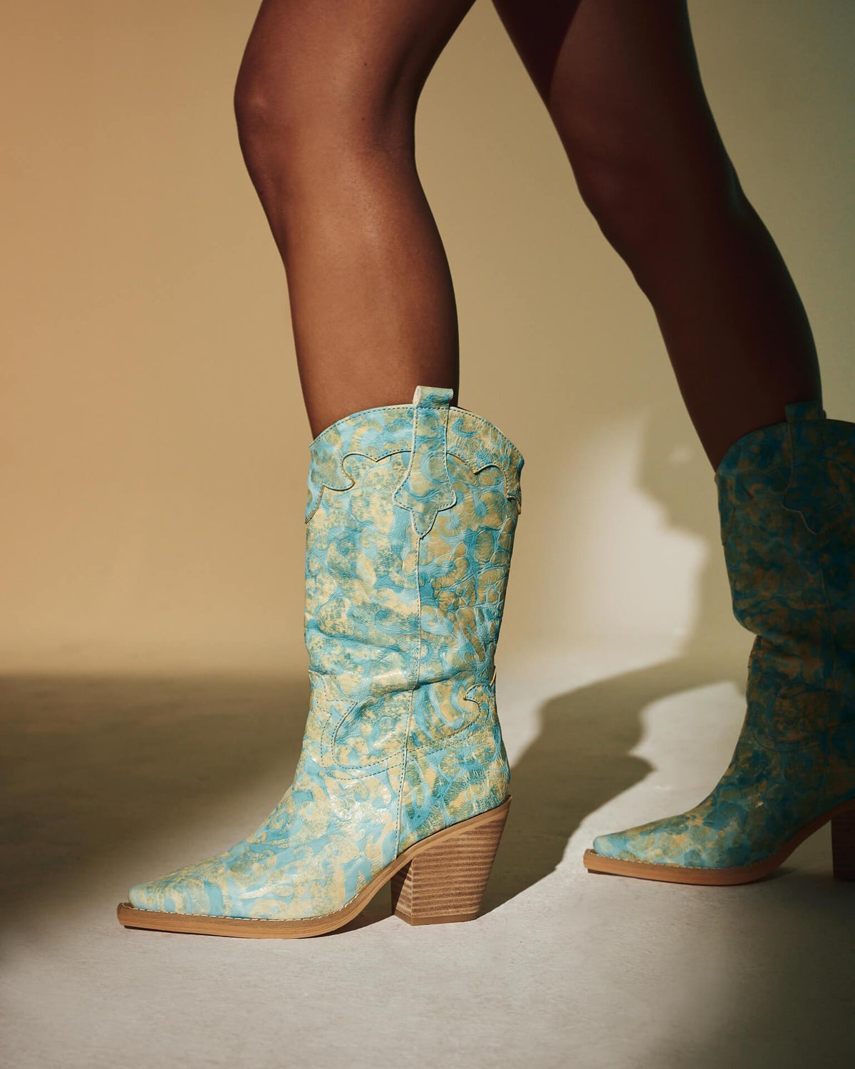 MEDIA BOTA BORDADOS