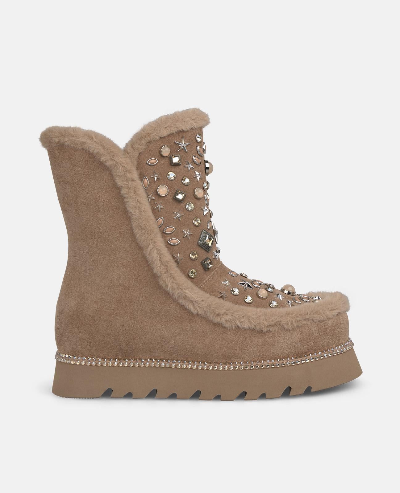 BOTÍN DE PELO TACHAS