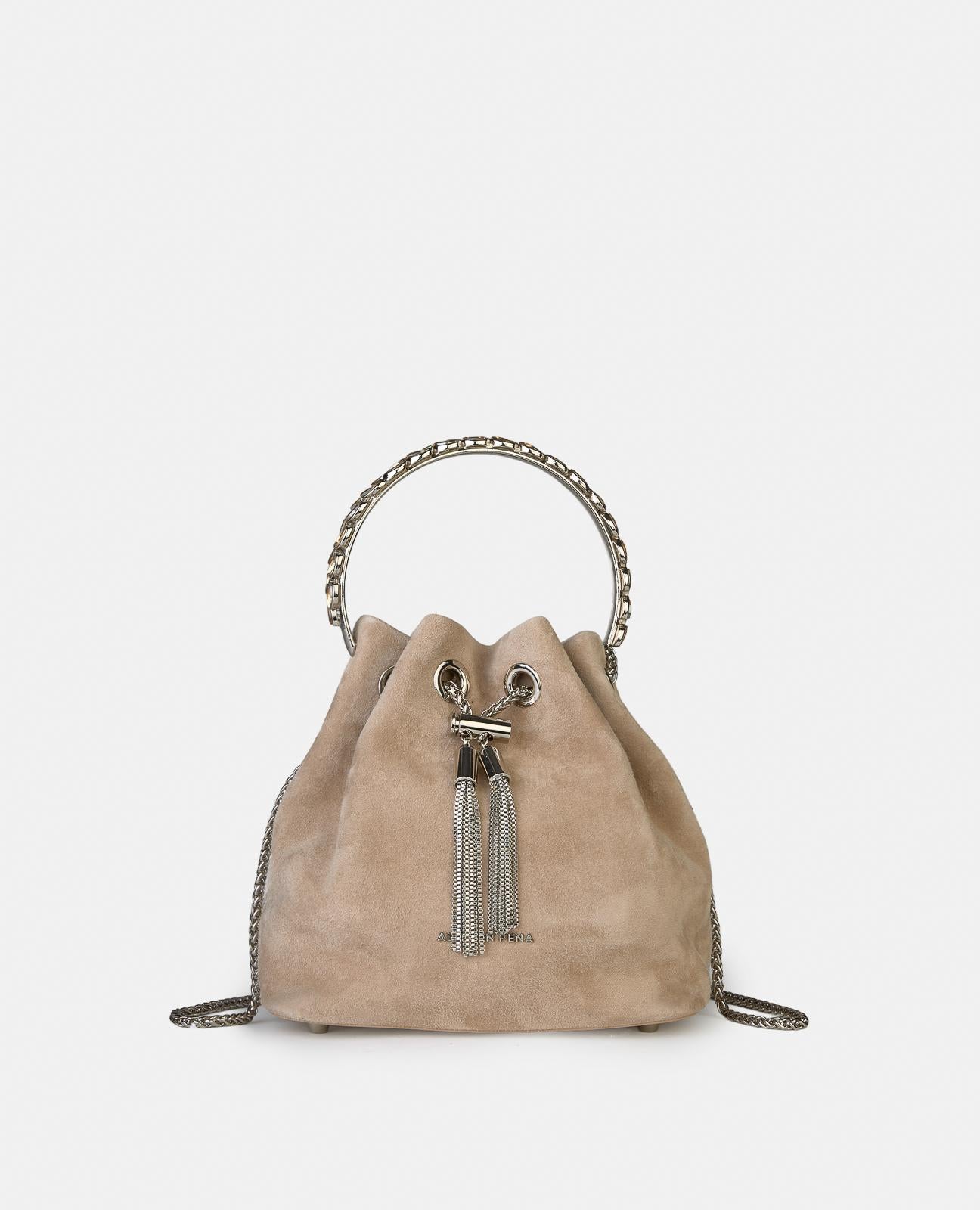 SACO COM PENDENTE E PORMENOR DE PINGENTE