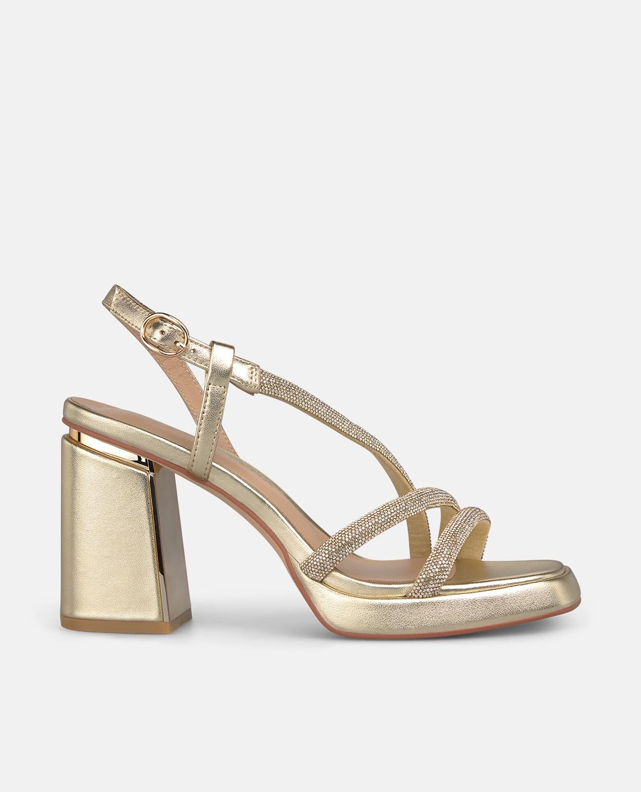 SANDALIA TIRAS METALIZADAS