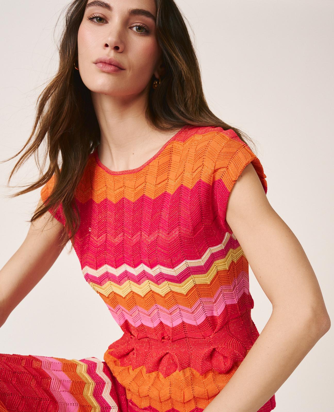 TOP GEOMETRIC MOTIF STITCH