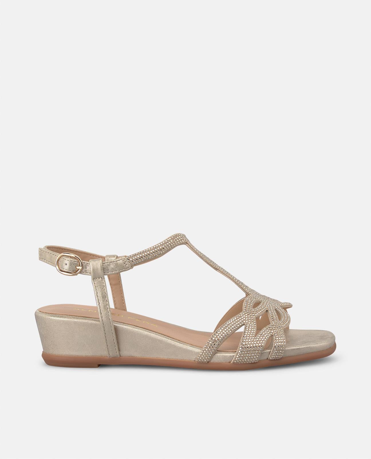 SANDALIA TACÓN MEDIO BRILLOS