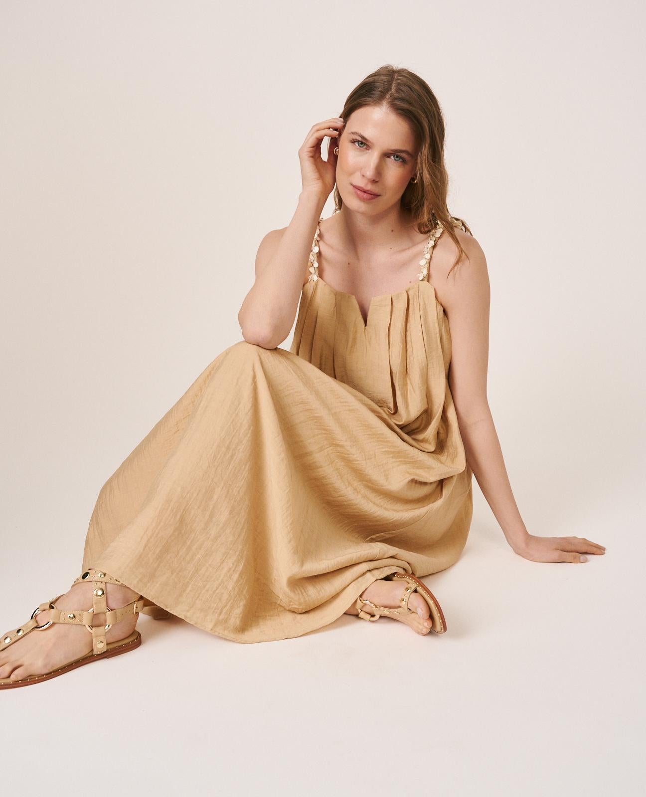 VESTIDO LONGO E FLUIDO