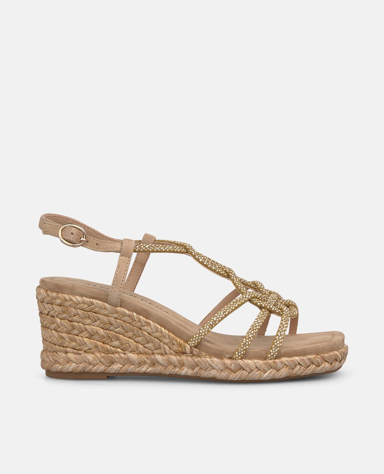 SANDALIA CUÑA TIRAS ENTRALAZADAS