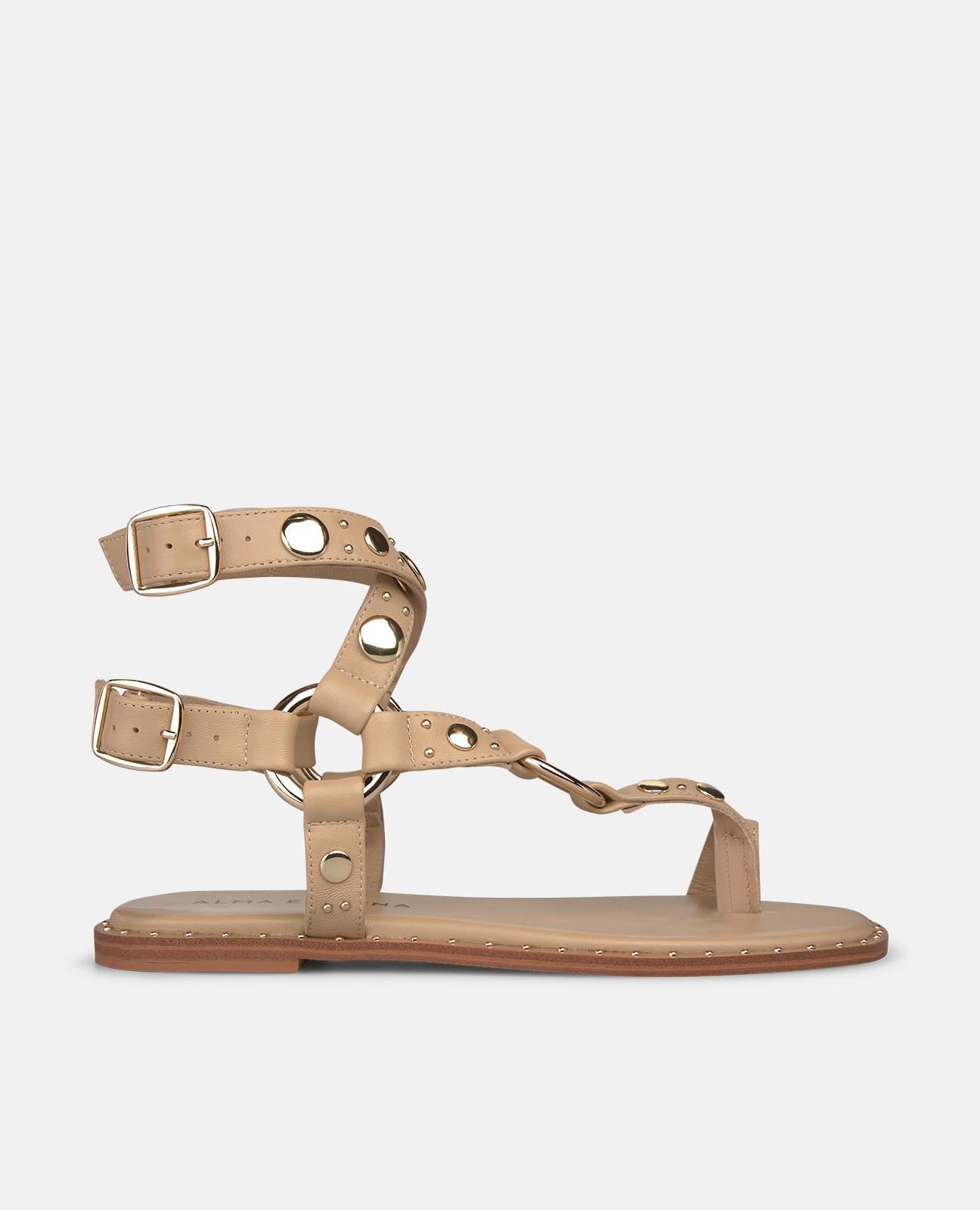 SANDALIA CON TACHUELAS