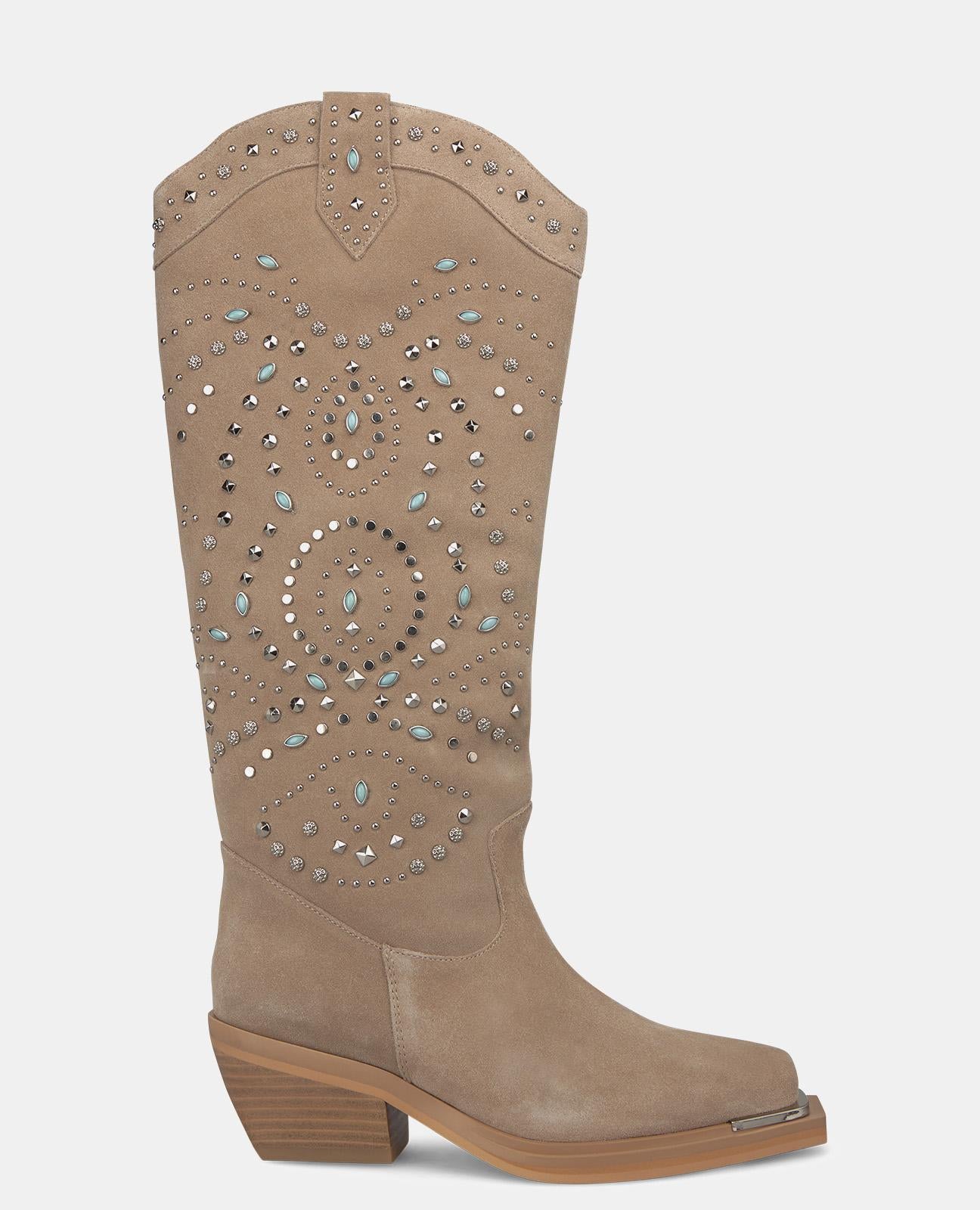 STUDDED BOOT