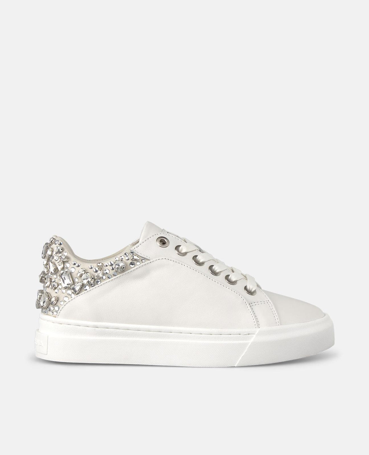 SLIPPERS WITH JEWEL DETAILS