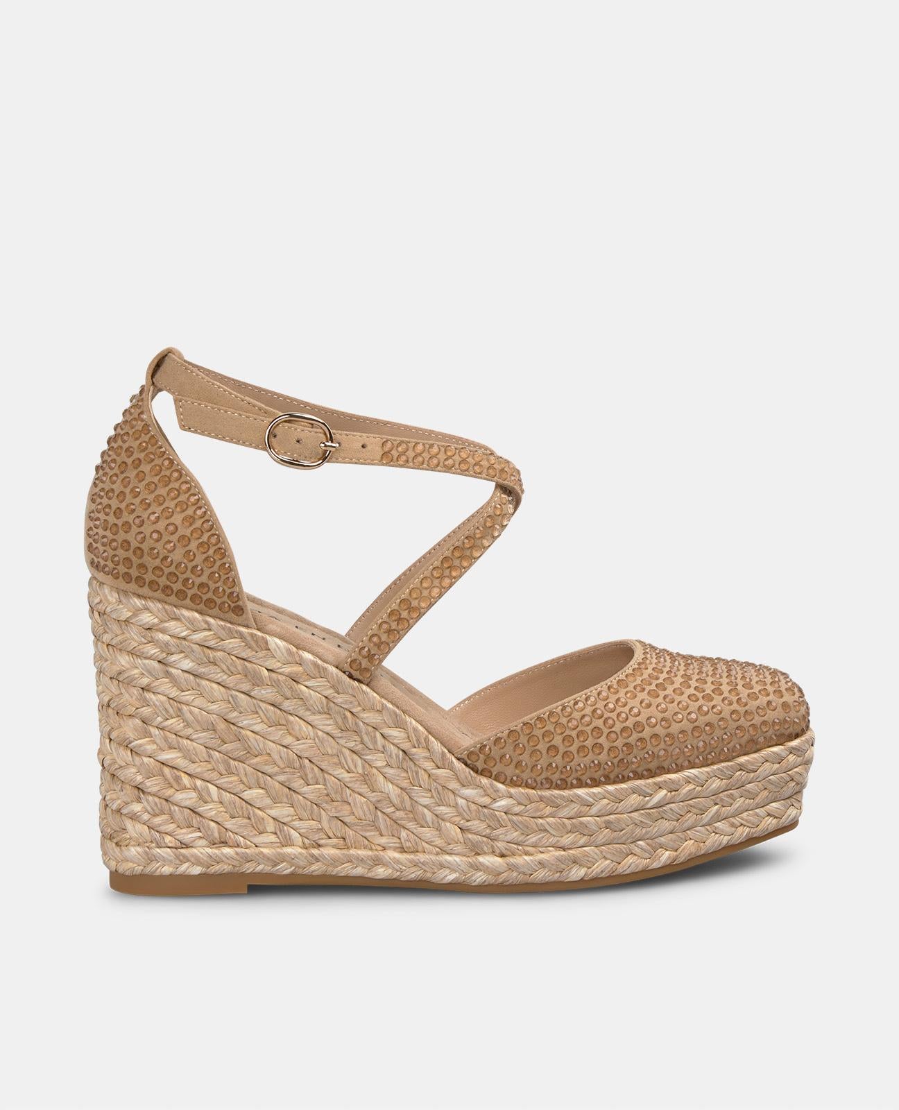 WEDGE WITH CROSSED STRIPS