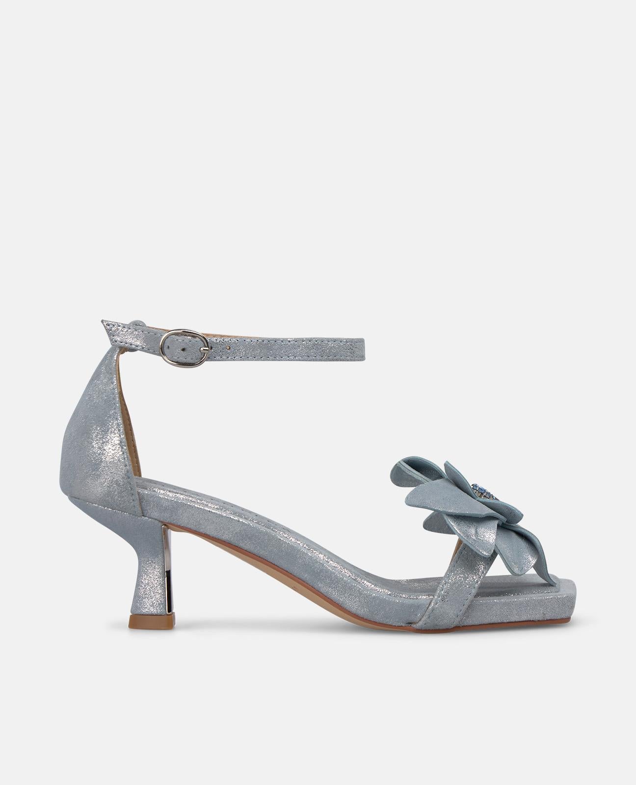 SANDAL WITH FLORAL APPLIQUE