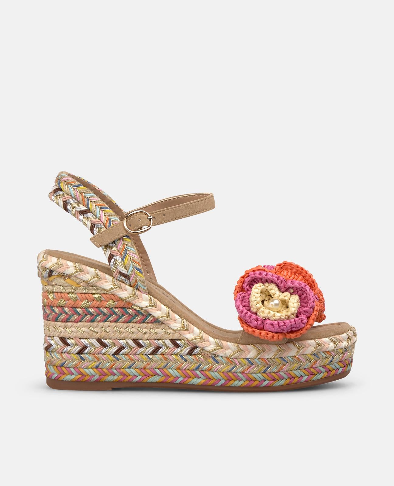 SANDALIA PLATAFORMA DE ESPARTO CON DETALLE BORDADO FLORAL