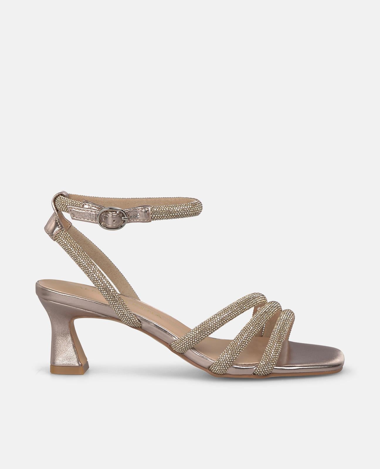 SANDALIA TACON FINO TIRAS TUBULARES