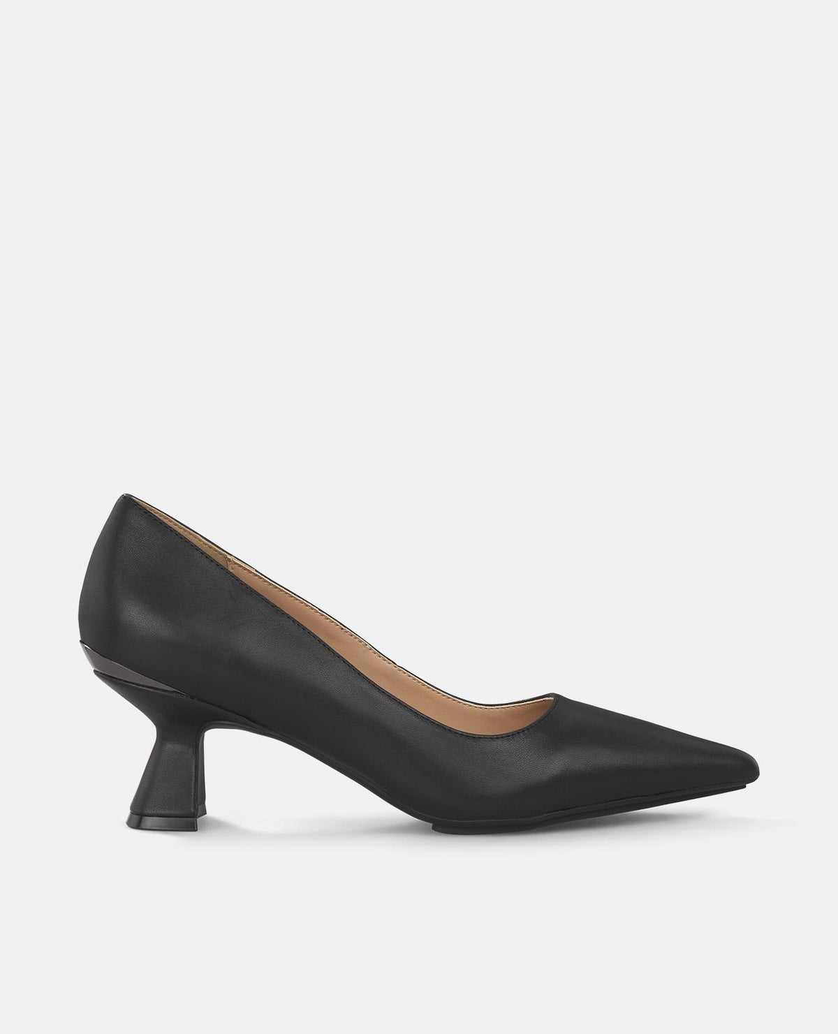 SCARPA CON TACCO BASSO DETTAGLIO