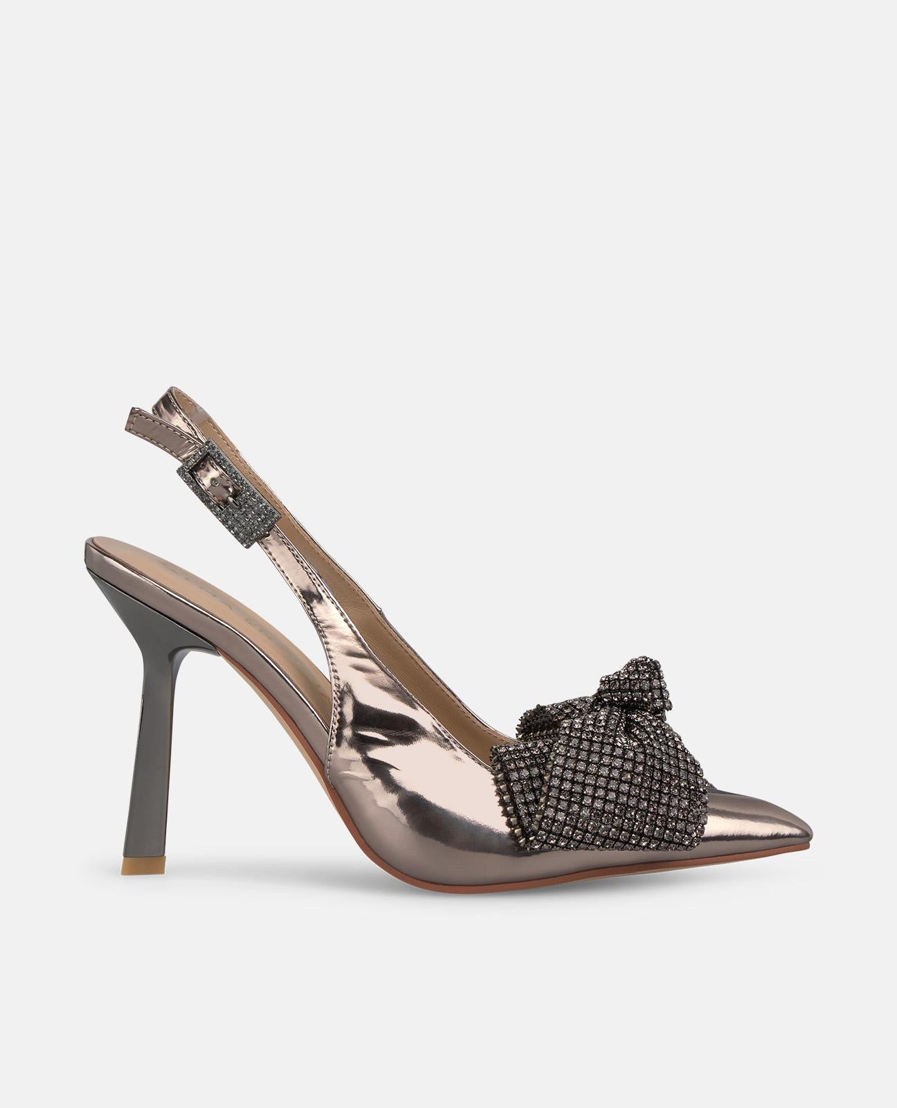 SAPATO DE SALTO COM LAÇO DE STRASS