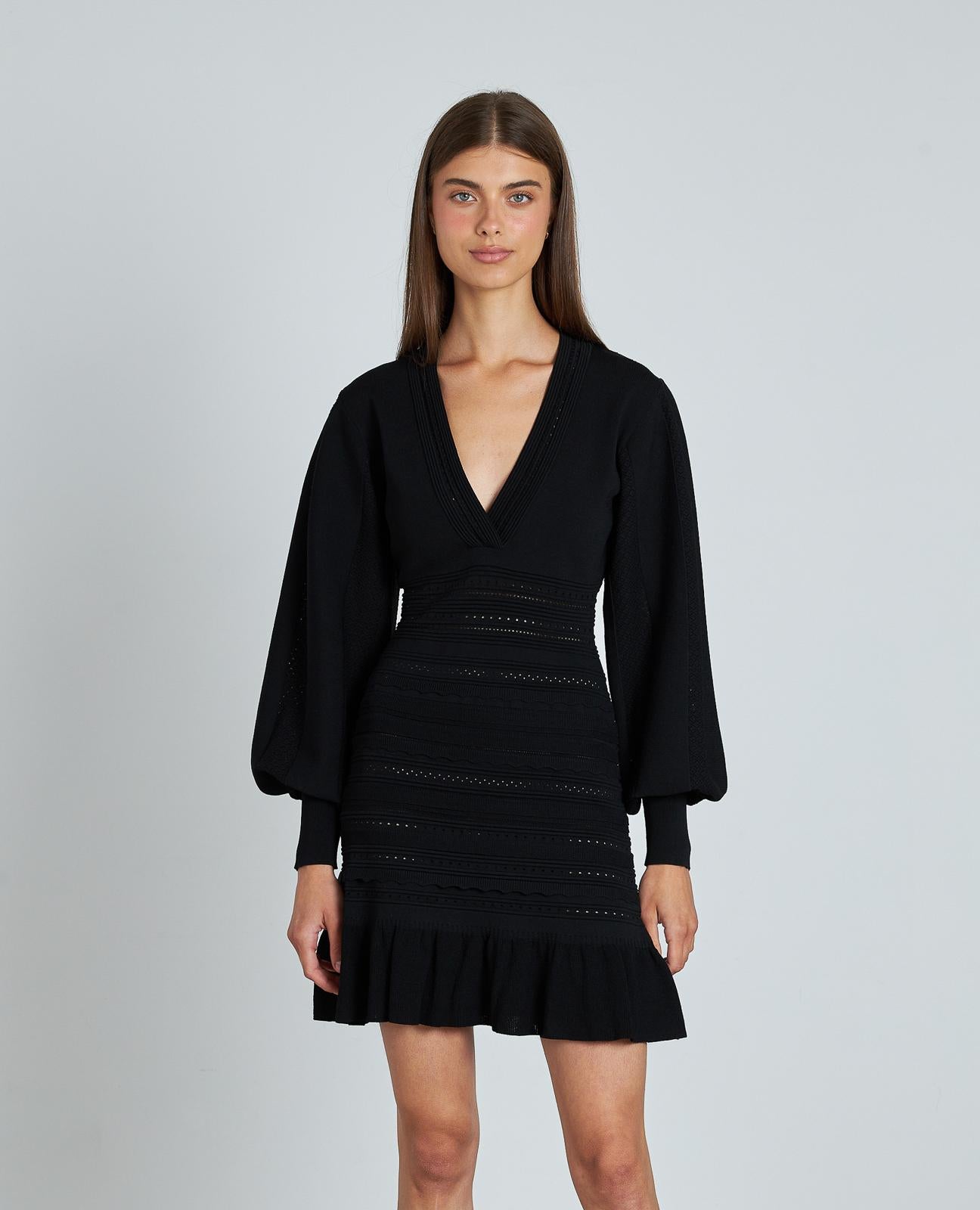 ROBE EN MAILLE À VOLANTS