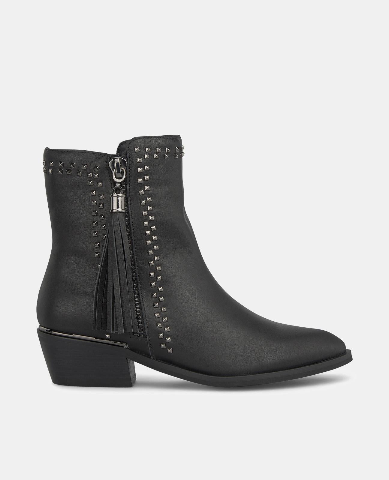 FLAT BOOTIE WITH TASSEL