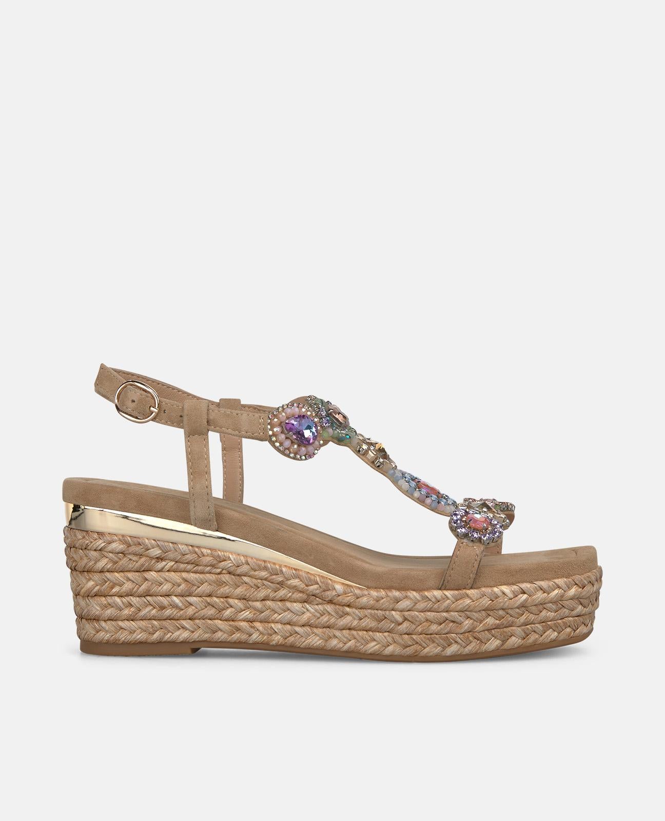 SANDALIA CON PEDRERIA CIRCULAR