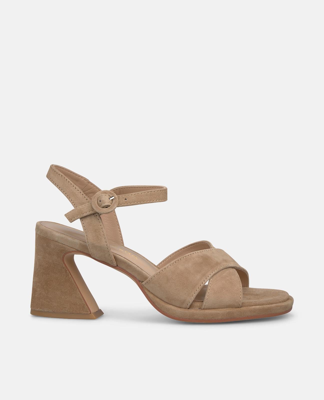 SANDALIA TIRAS DELANTERAS