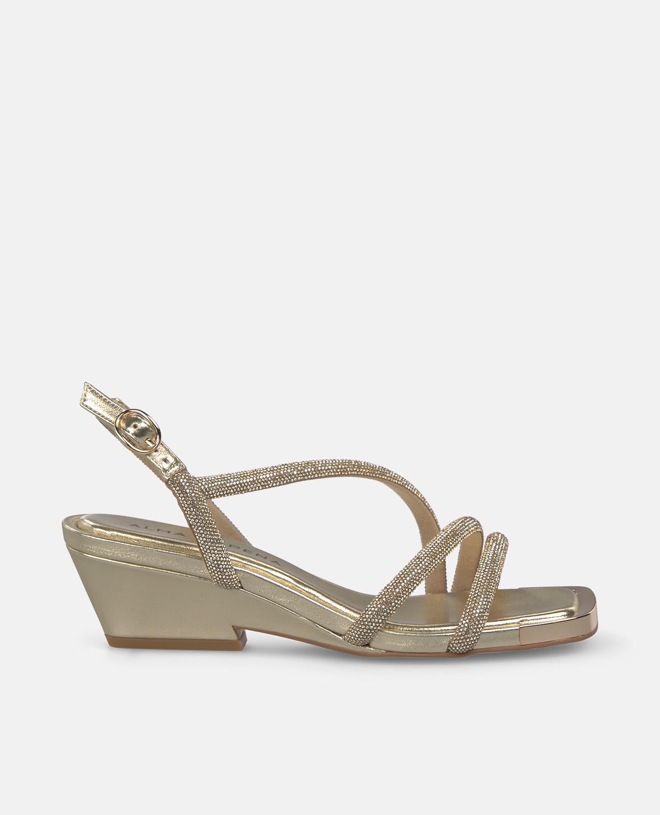 SANDALIA TRES TIRAS TUBULARES