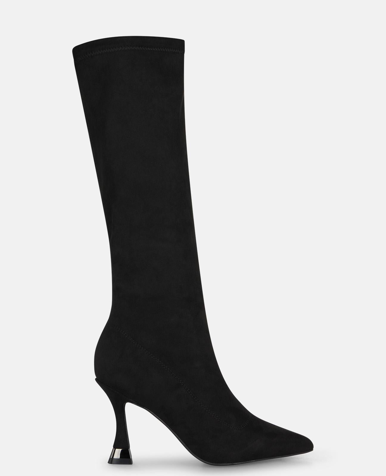 BOTA AJUSTADA TACÓN AGUJA