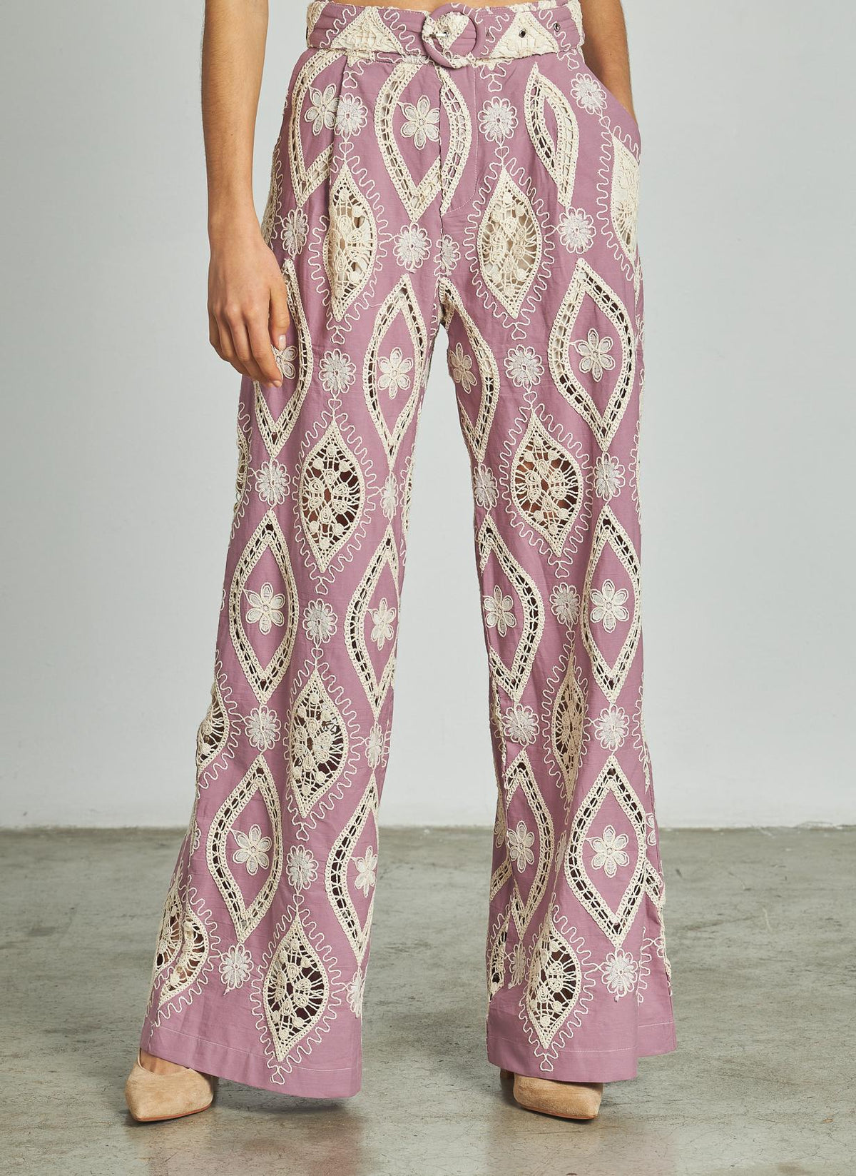 PANTALÓN LARGO BORDADO