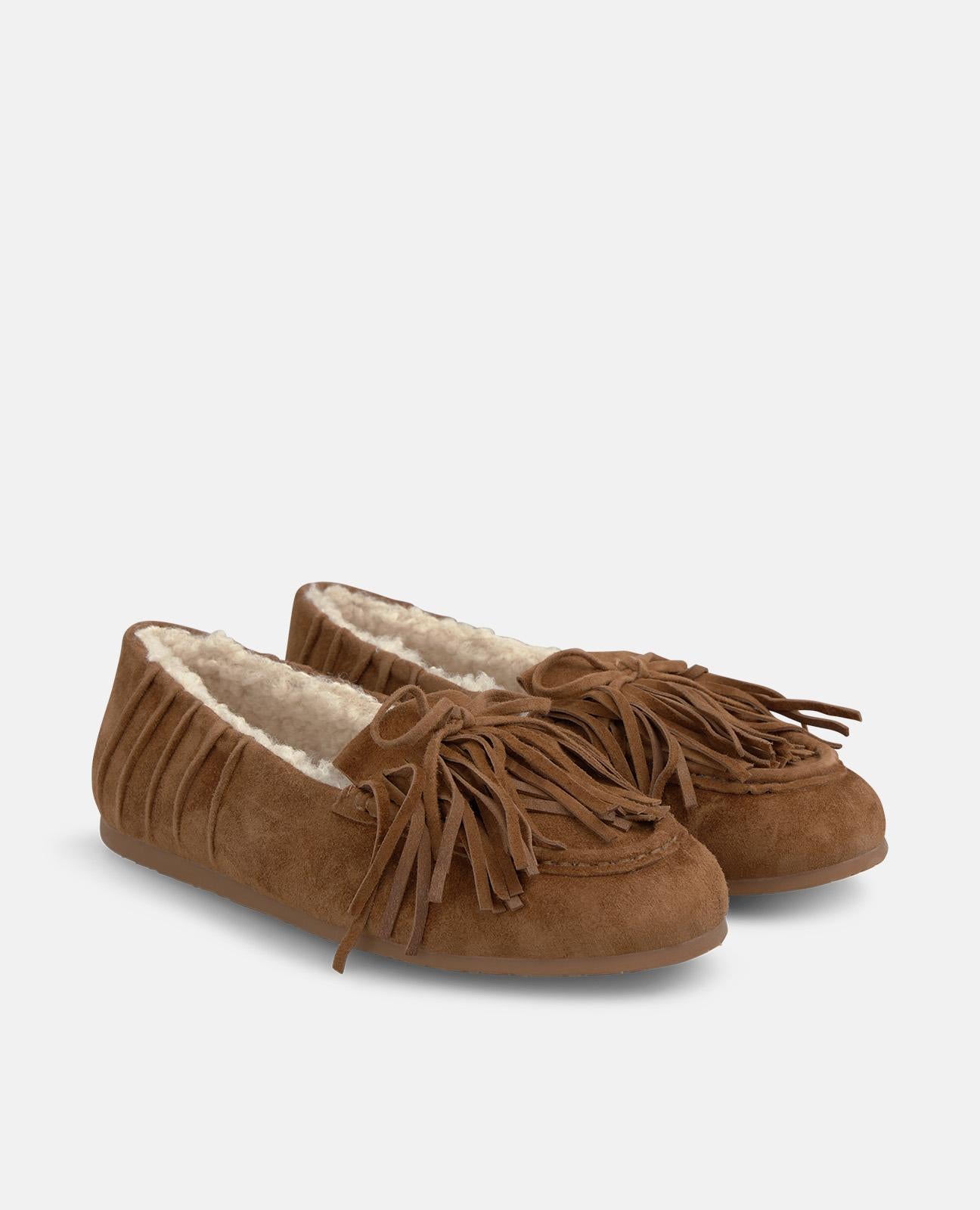 MOCASÍN DE ANTE CON FLECOS
