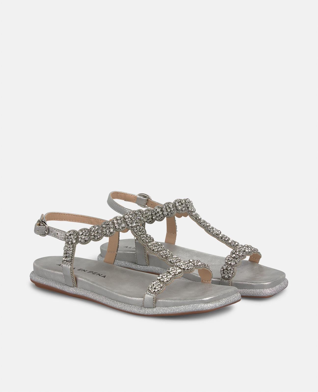 FLAT SANDAL WITH JEWEL DETAILS