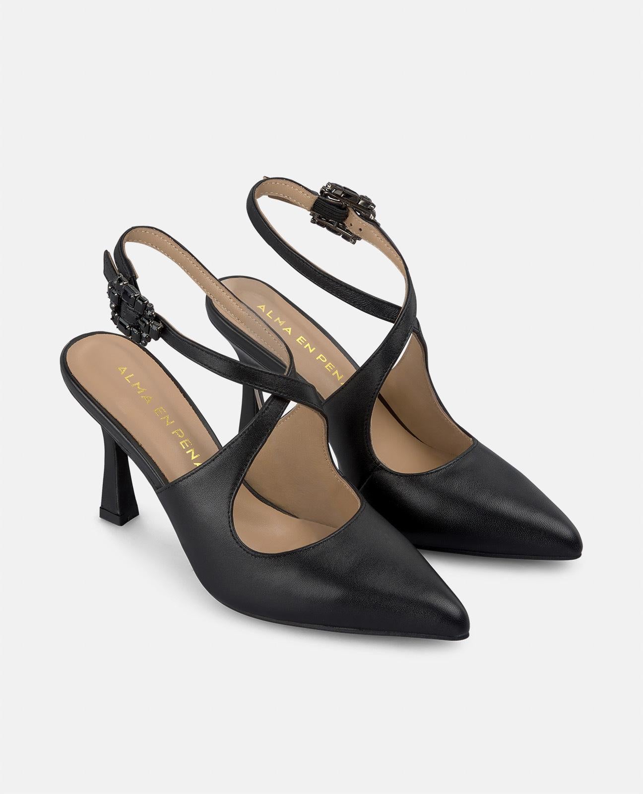 SAPATO DE SALTO ALTO COM TIRA ENTRELAÇADA