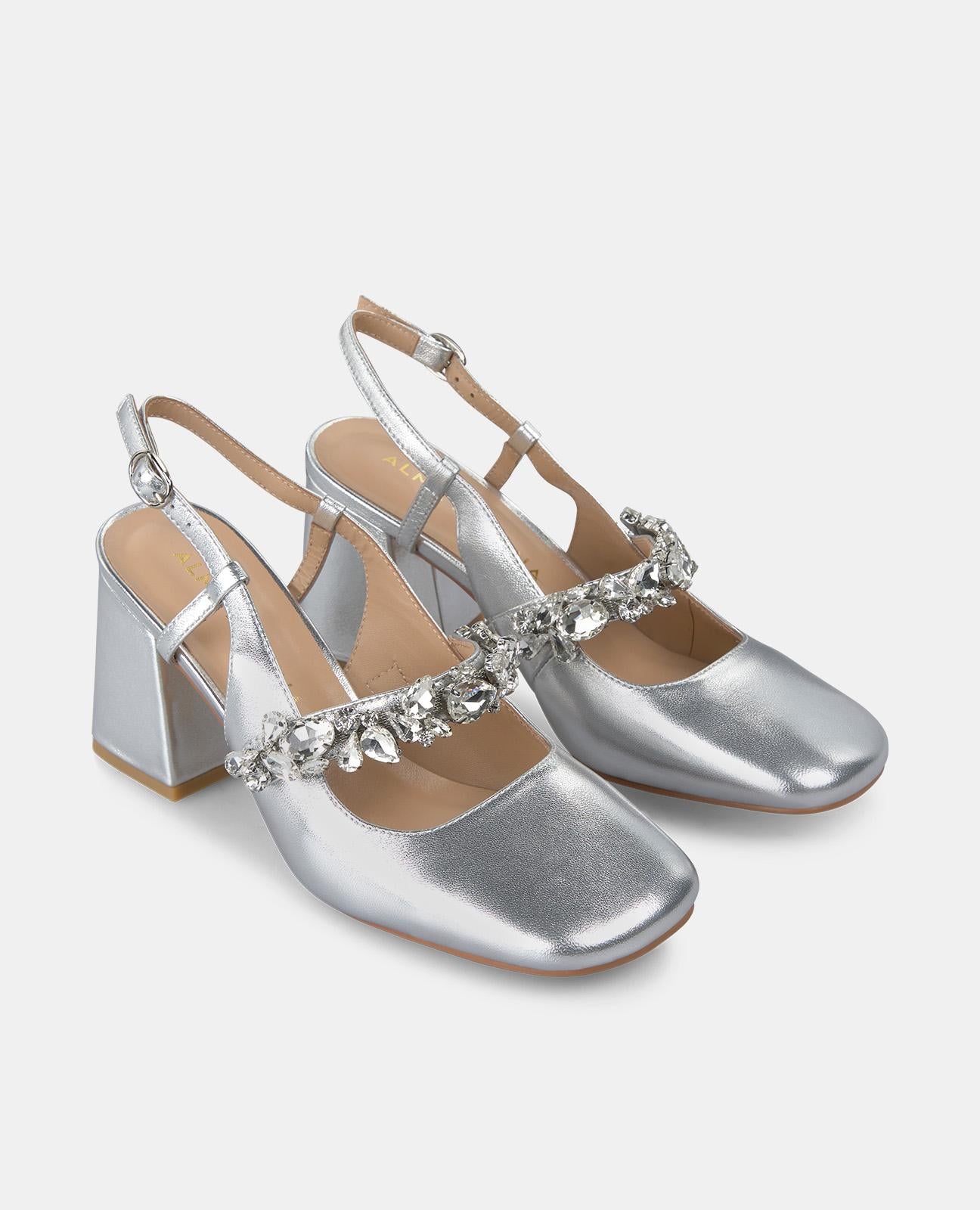 CHAUSSURE À TALON AVEC DÉTAILS EN STRASS