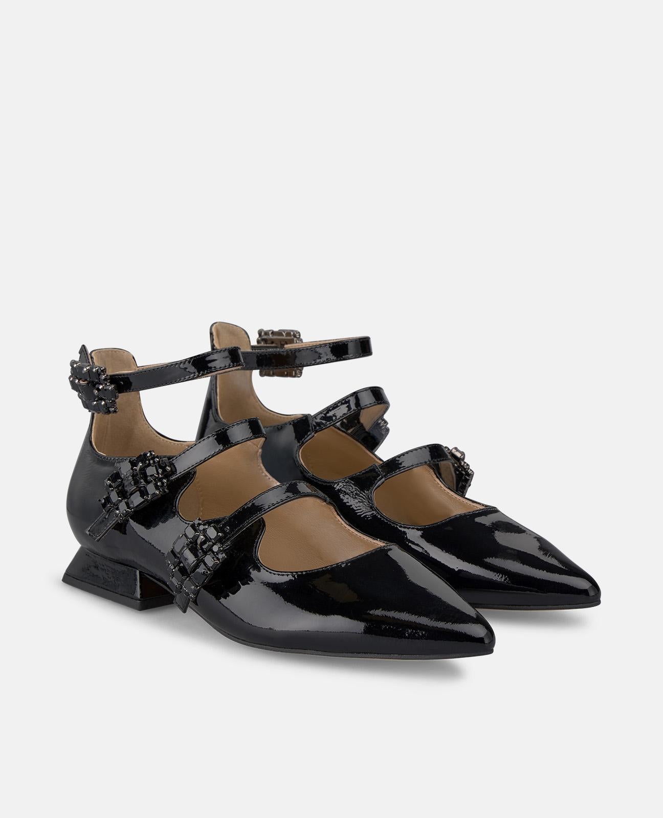 ZAPATO AFILADO HEBILLAS