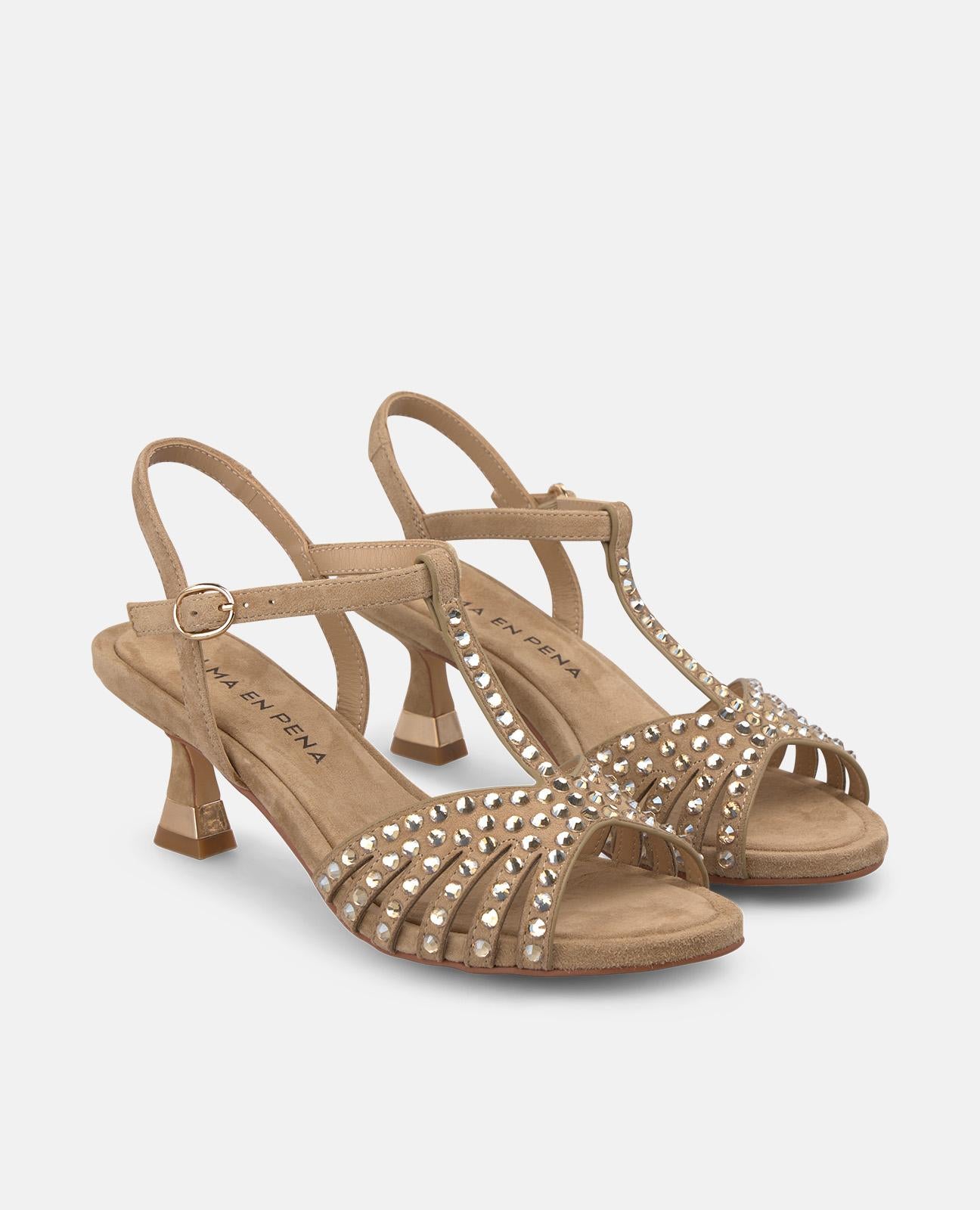 SANDALIA CON TIRAS Y PEDRERIA