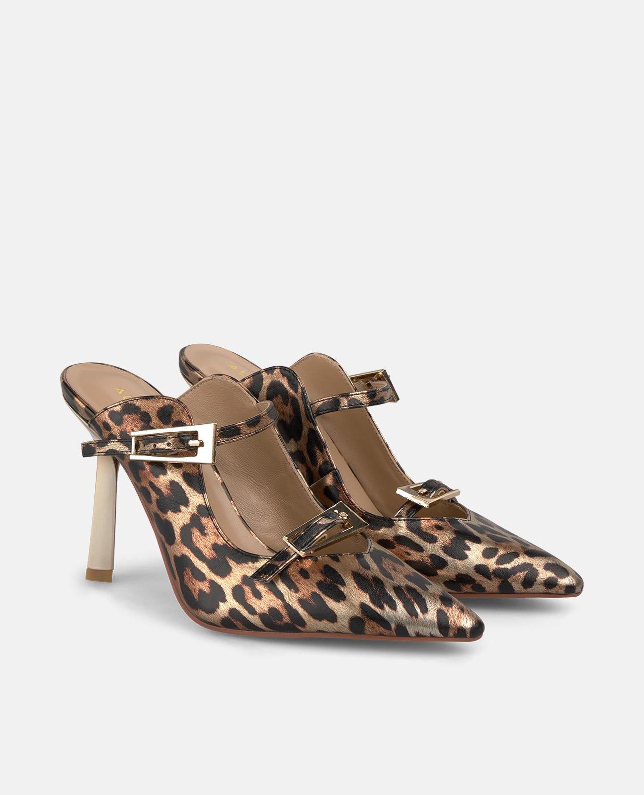 BOTINS COM FIVELA E FECHO DE FIVELA