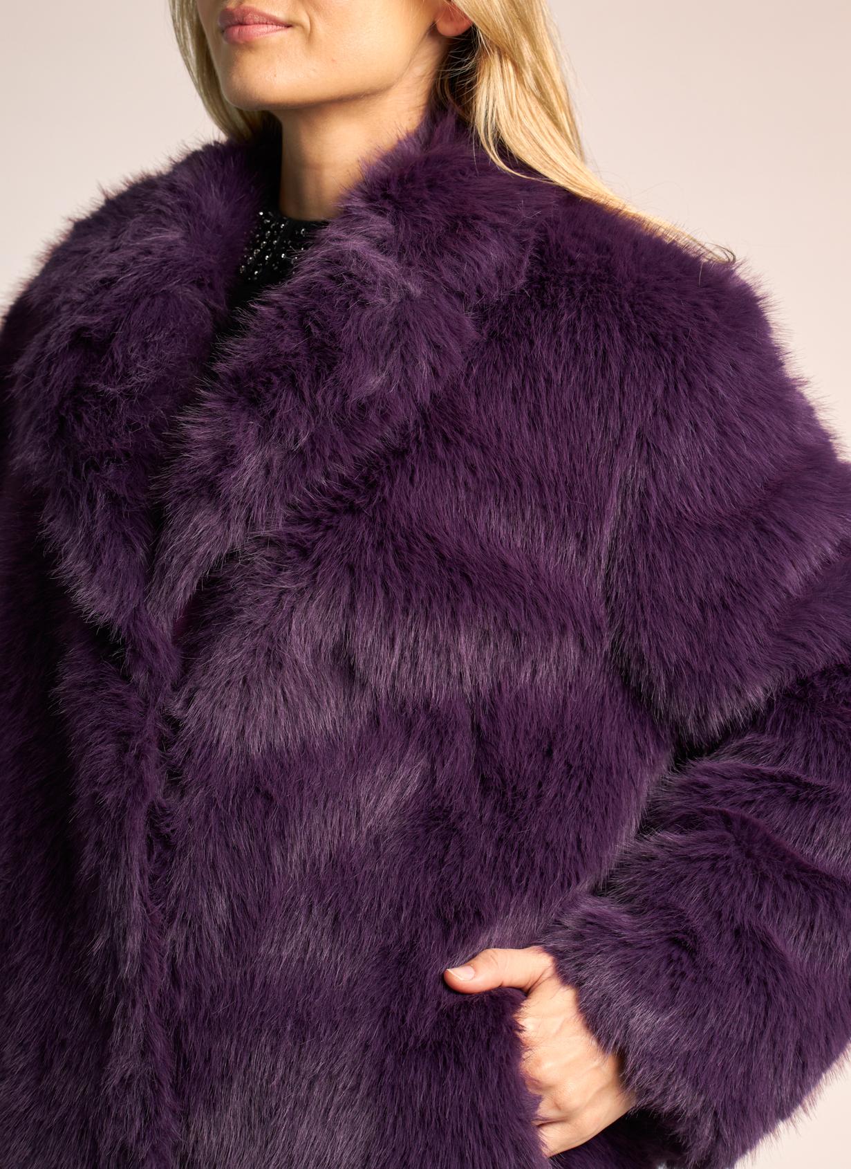 CASACO COMPRIDO COM EFEITO DE PÊLO