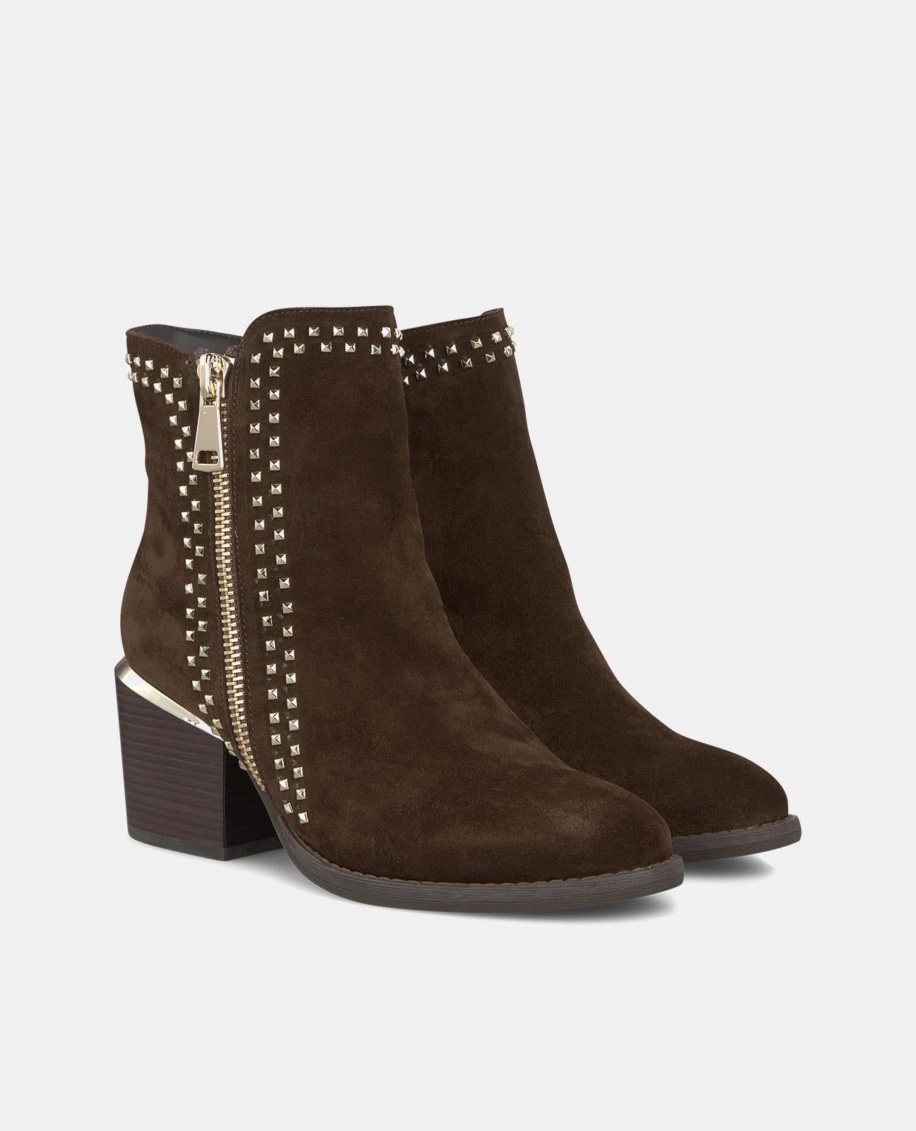 STIVALETTI CON ZIP BORCHIATA