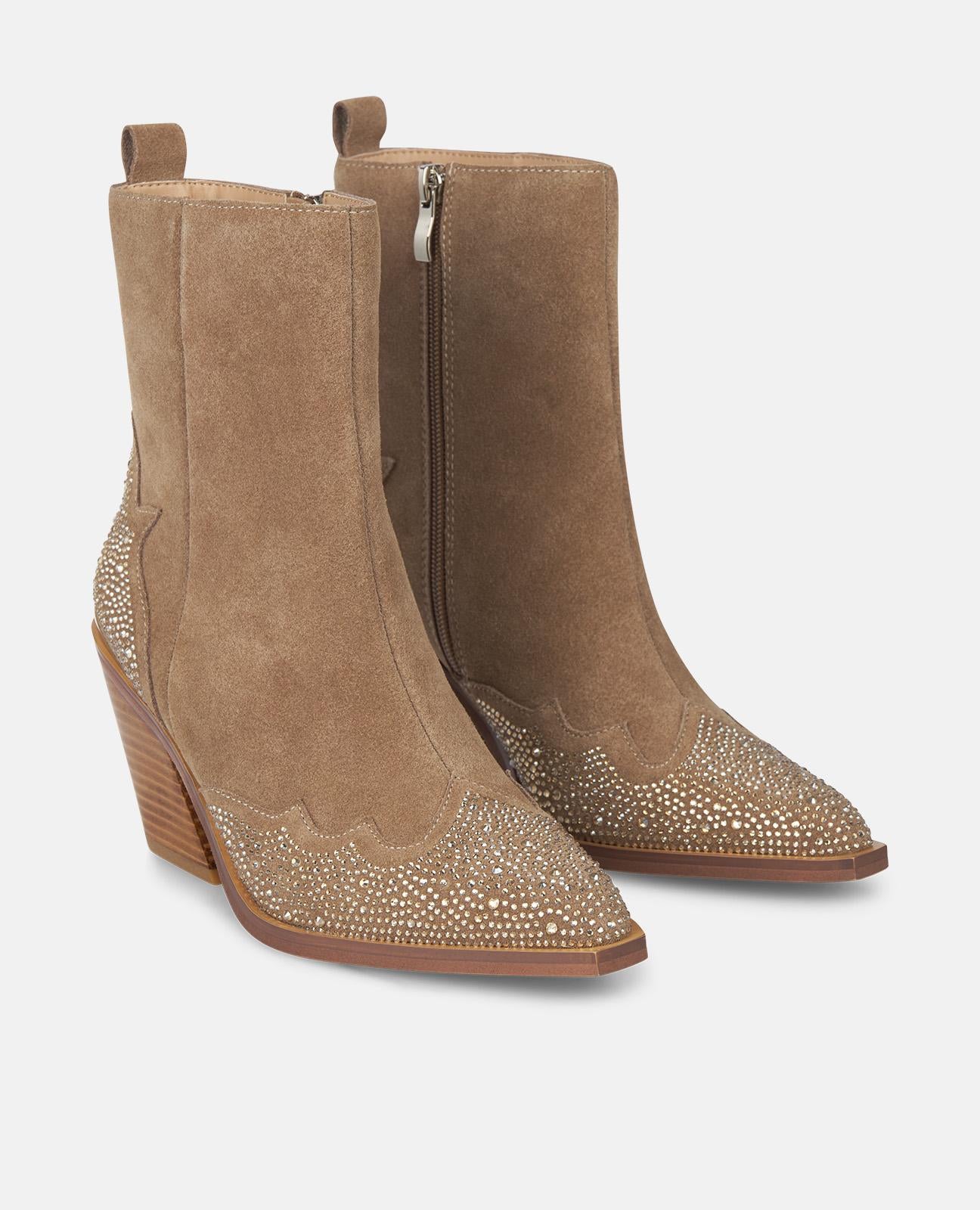 BOTÍN PUNTERA CON DETALLES