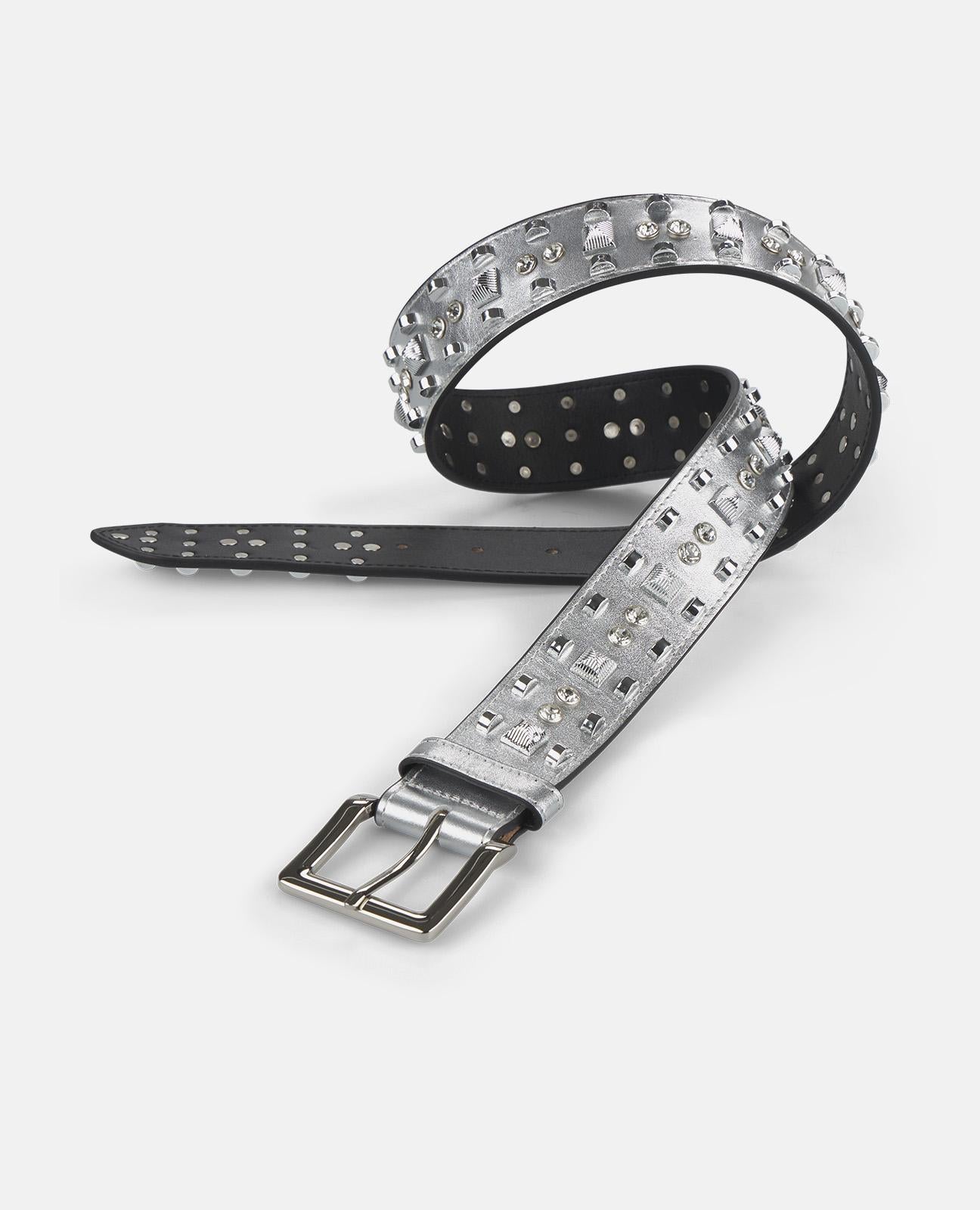 CINTURÓN CON DETALLES