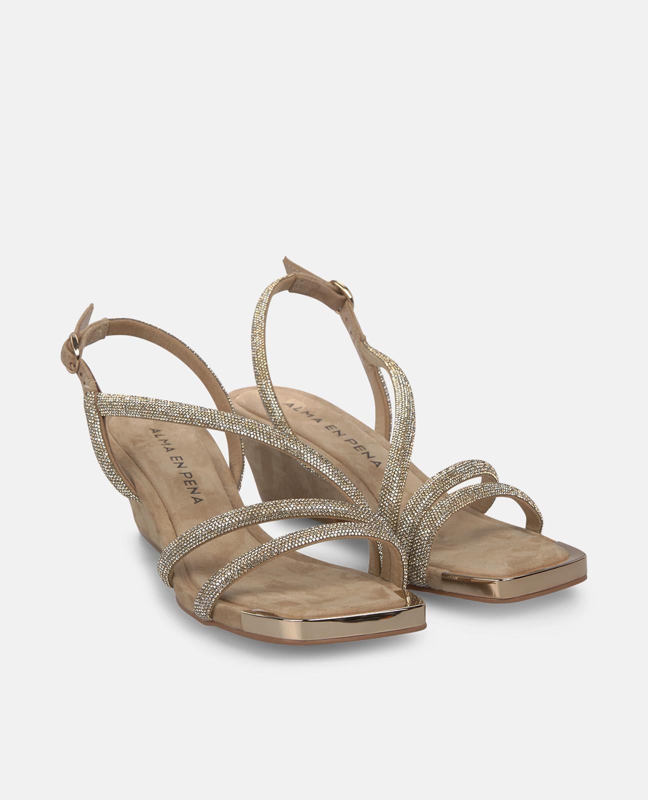 SANDALIA TRES TIRAS TUBULARES