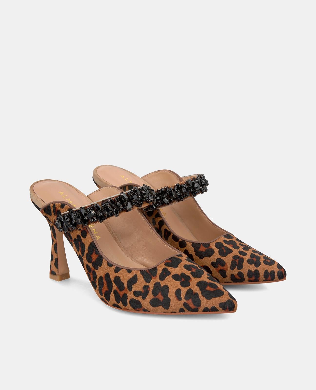 HEELED MULES